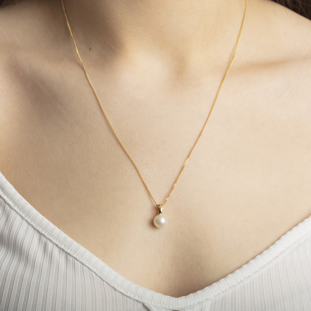 Anhänger 750/18 K Gelbgold mit Süsswasser-Kulturperle Ø 8.0mm