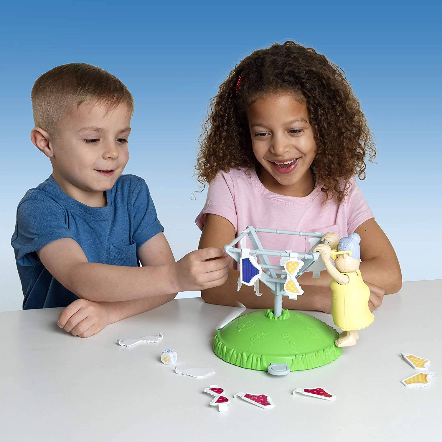 Megableu Oma's Woeste Waslijn - Kinderspel