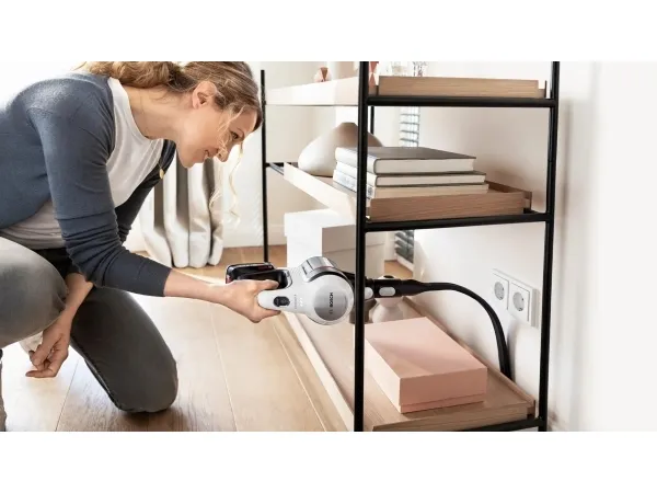 Bosch Unlimited 7 BCS711XXL - Støvsuger - pind/håndholdt (2-i-1) - uden pose - ledningsfri - hvid - 1 batteri, inkluderet oplader