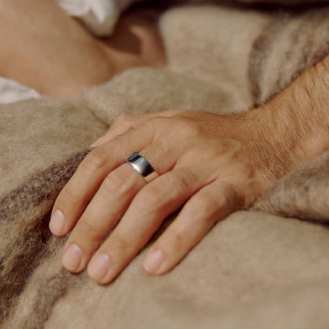 Oura Ring 4 Smart Ring størrelse størrelse 15 (sølv)