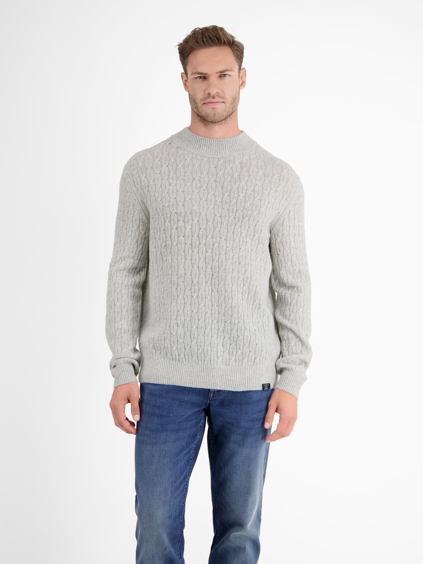 Cable-Strickpullover mit Turtleneck