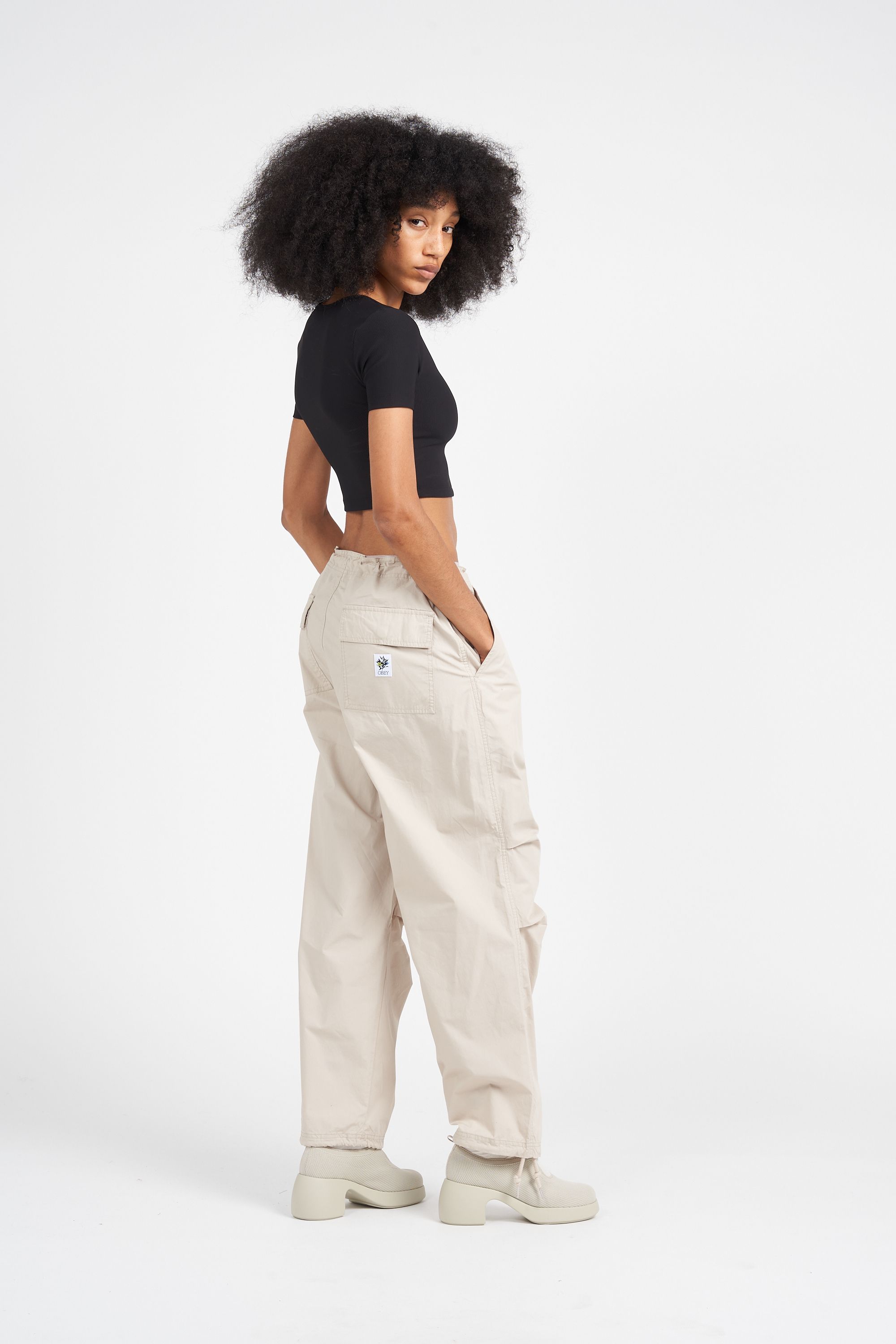 OBEY Pantalon  MINA PARACHUTE SIG SILVER Gris