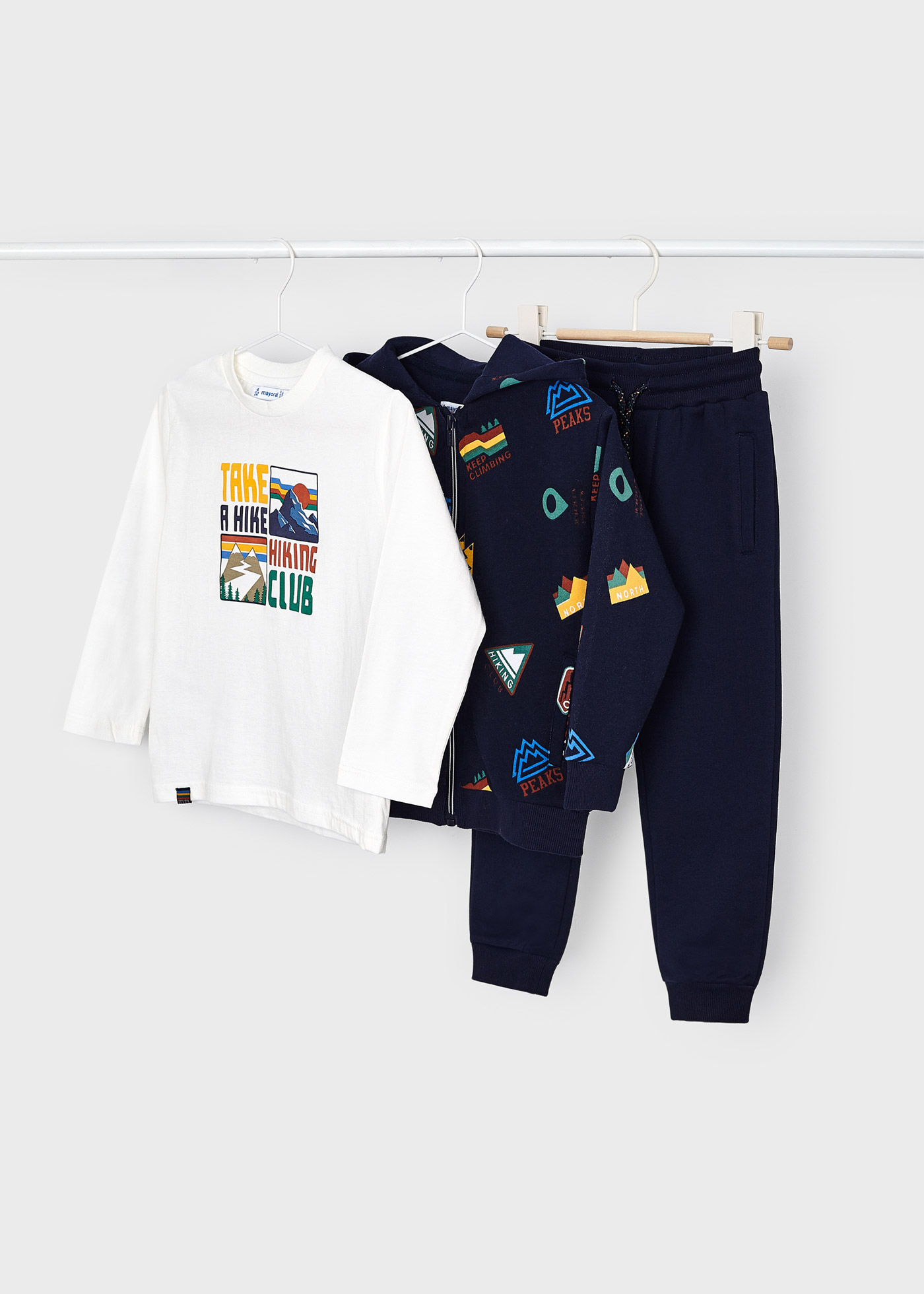 Conjunto de treino estampado de 3 peças para meninos