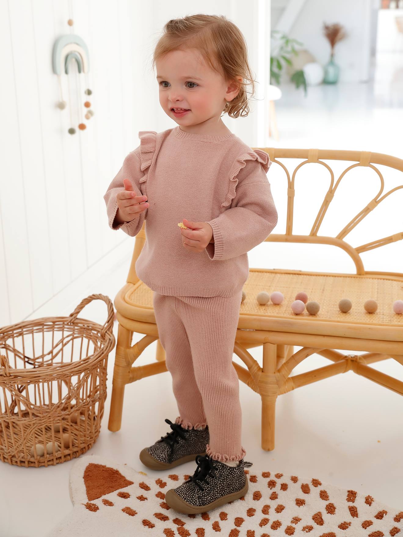 Conjunto de tricô para bebê: suéter + leggings rosa-maquiagem