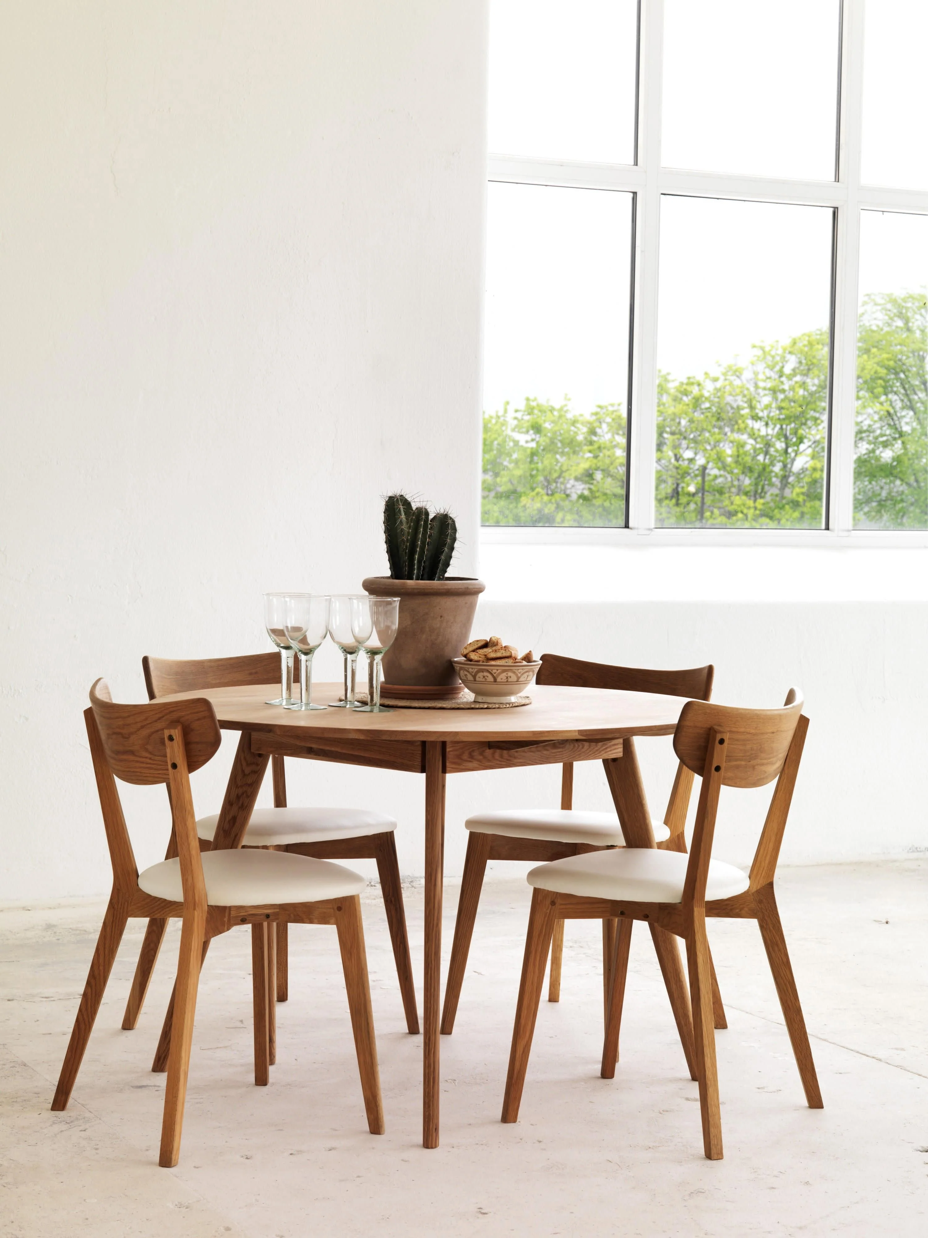 Ronde eettafel Yumi van eikenhout, Ø 115 cm