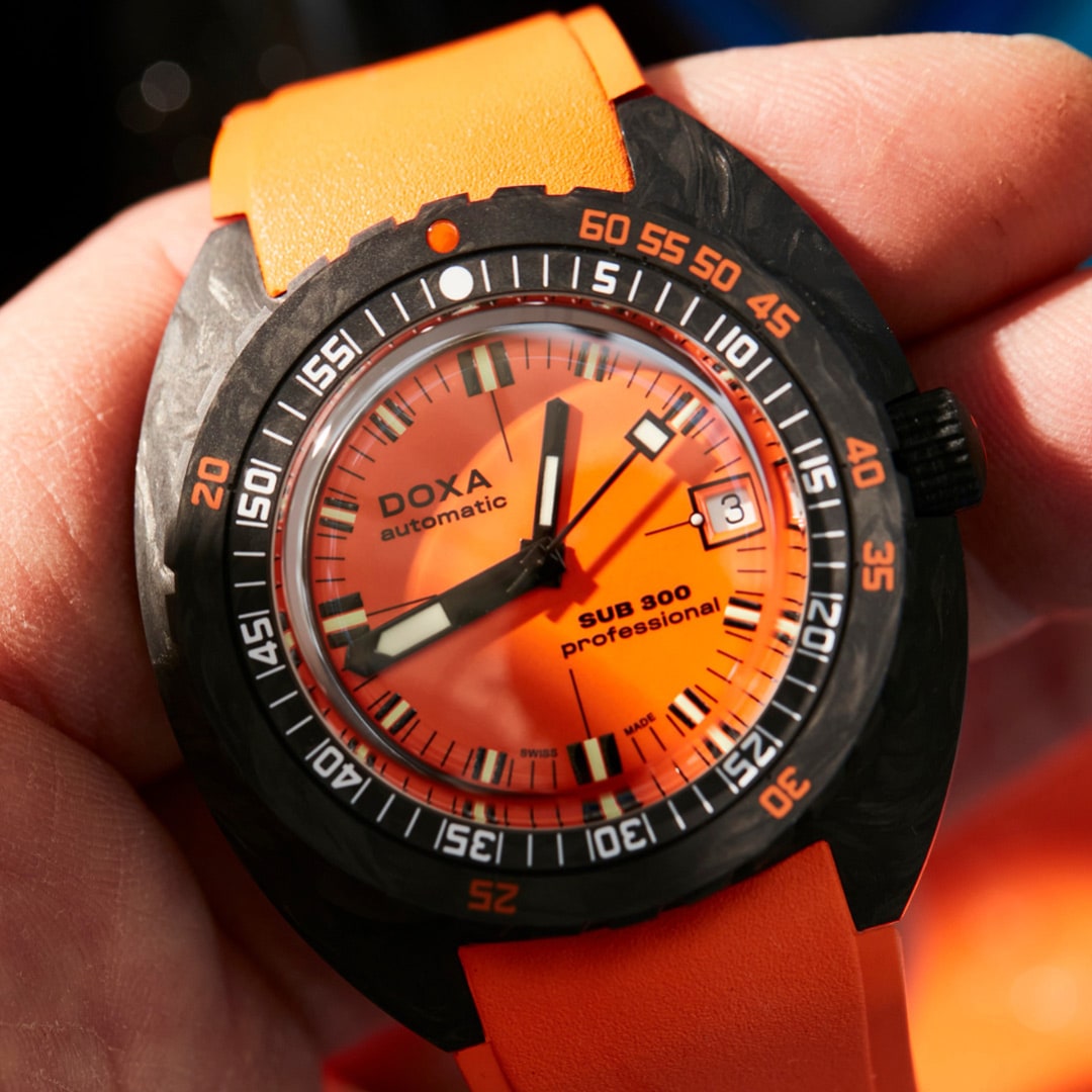 Doxa SUB 300 Carbon Professional