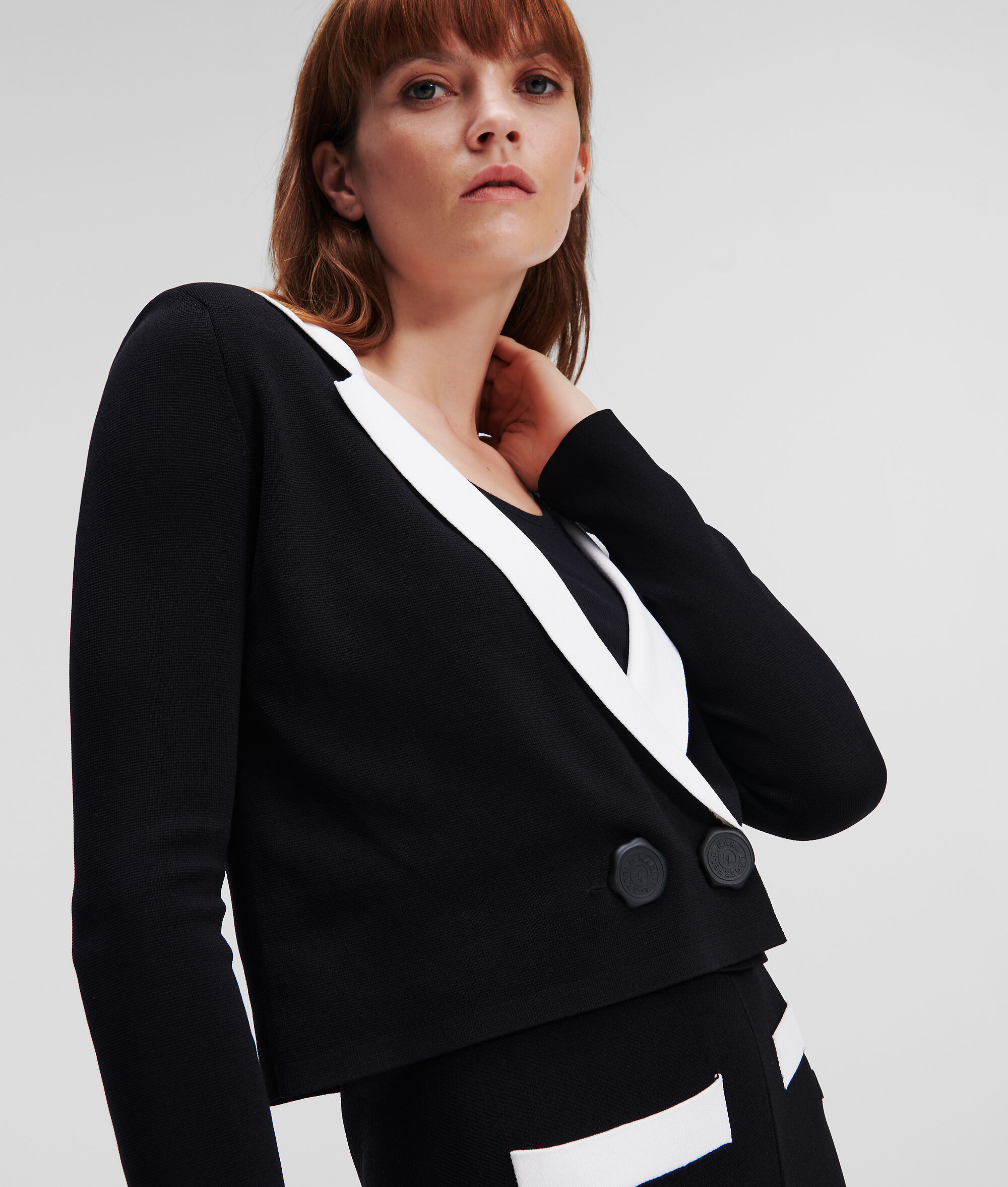 CARDIGAN CROPPED AJUSTÉ