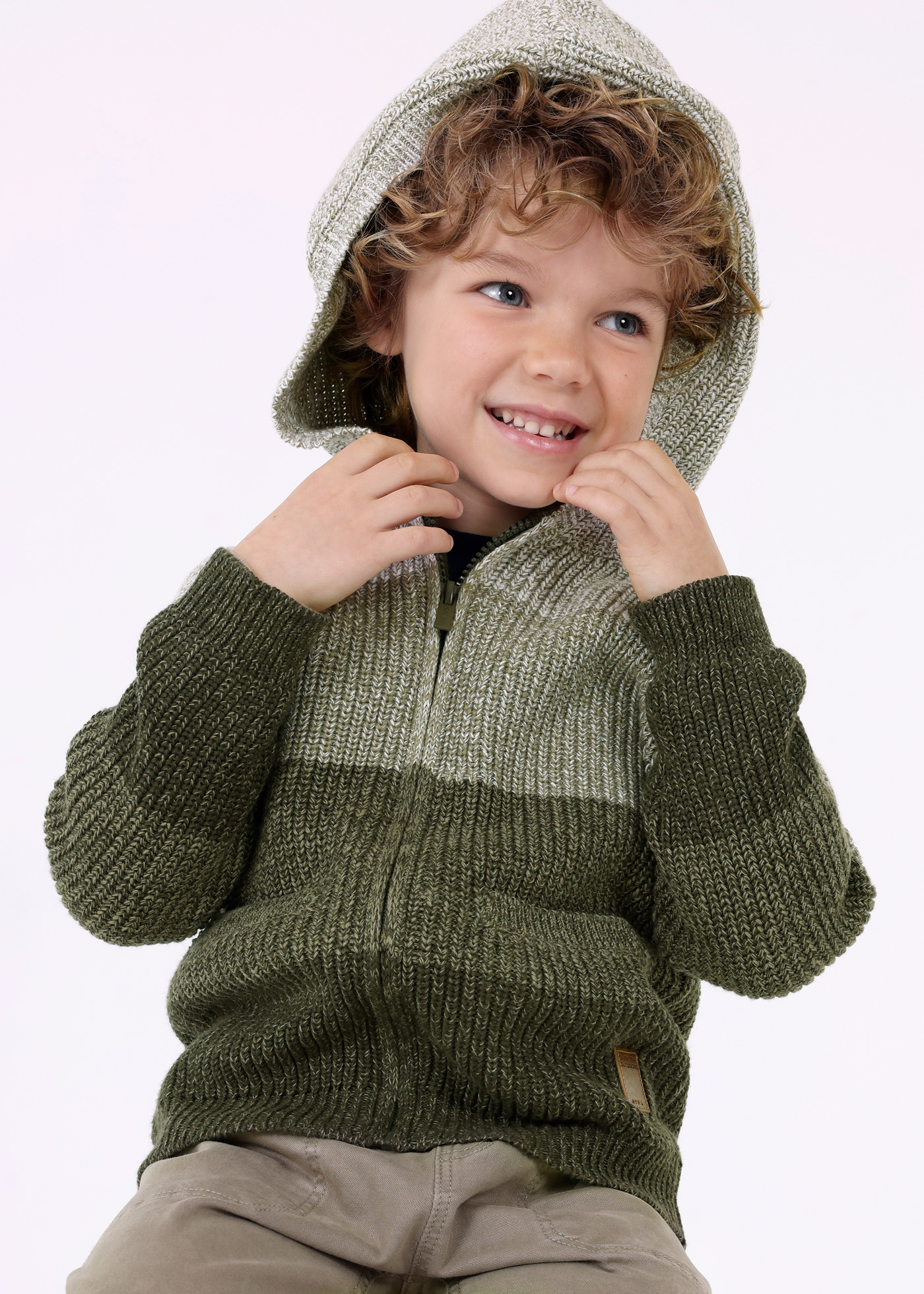 Casaquinho de tricô infantil com blocos