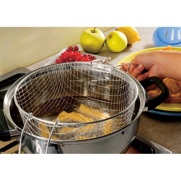 Lot friteuse traditionnelle, coupe-frites et araignée à friture