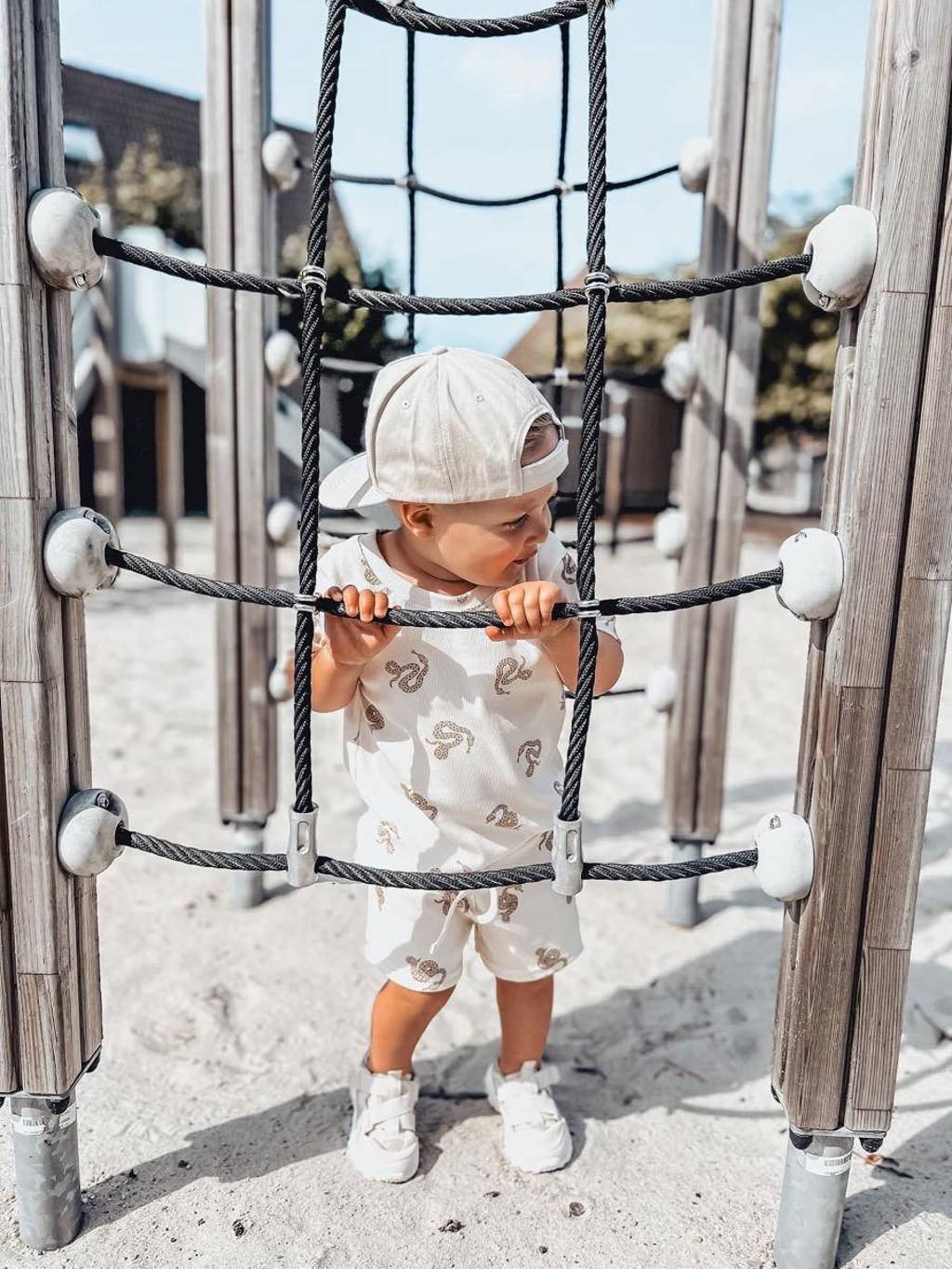 Babystyling baby sweatshort met all over print ecru/lichtbruin