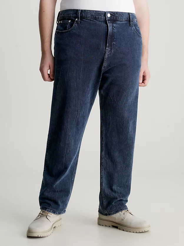Calça jeans afunilada plus size