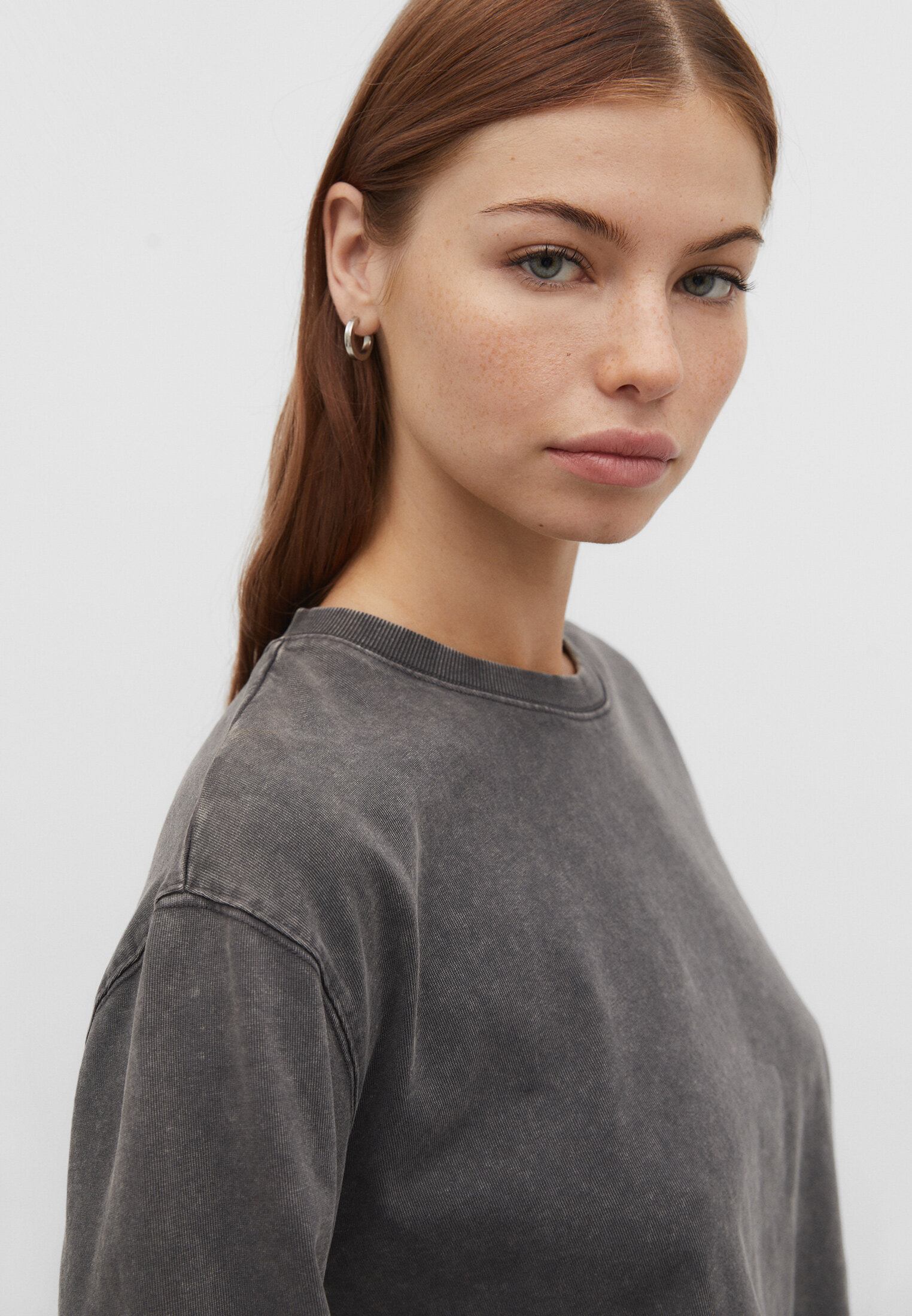 Camiseta cropped de algodão com efeito desbotado