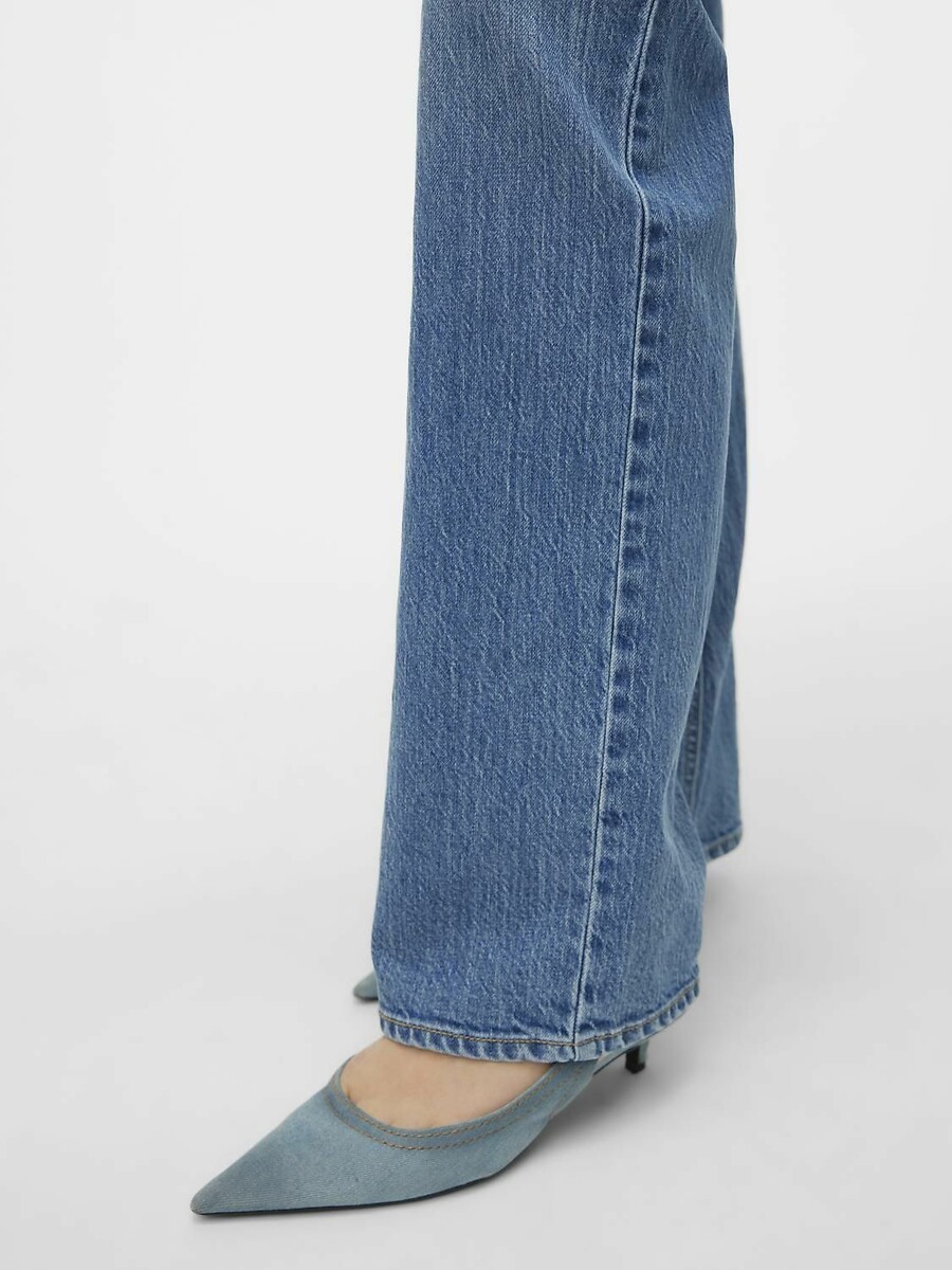 VERO MODA<br>Calça jeans reta, cintura alta