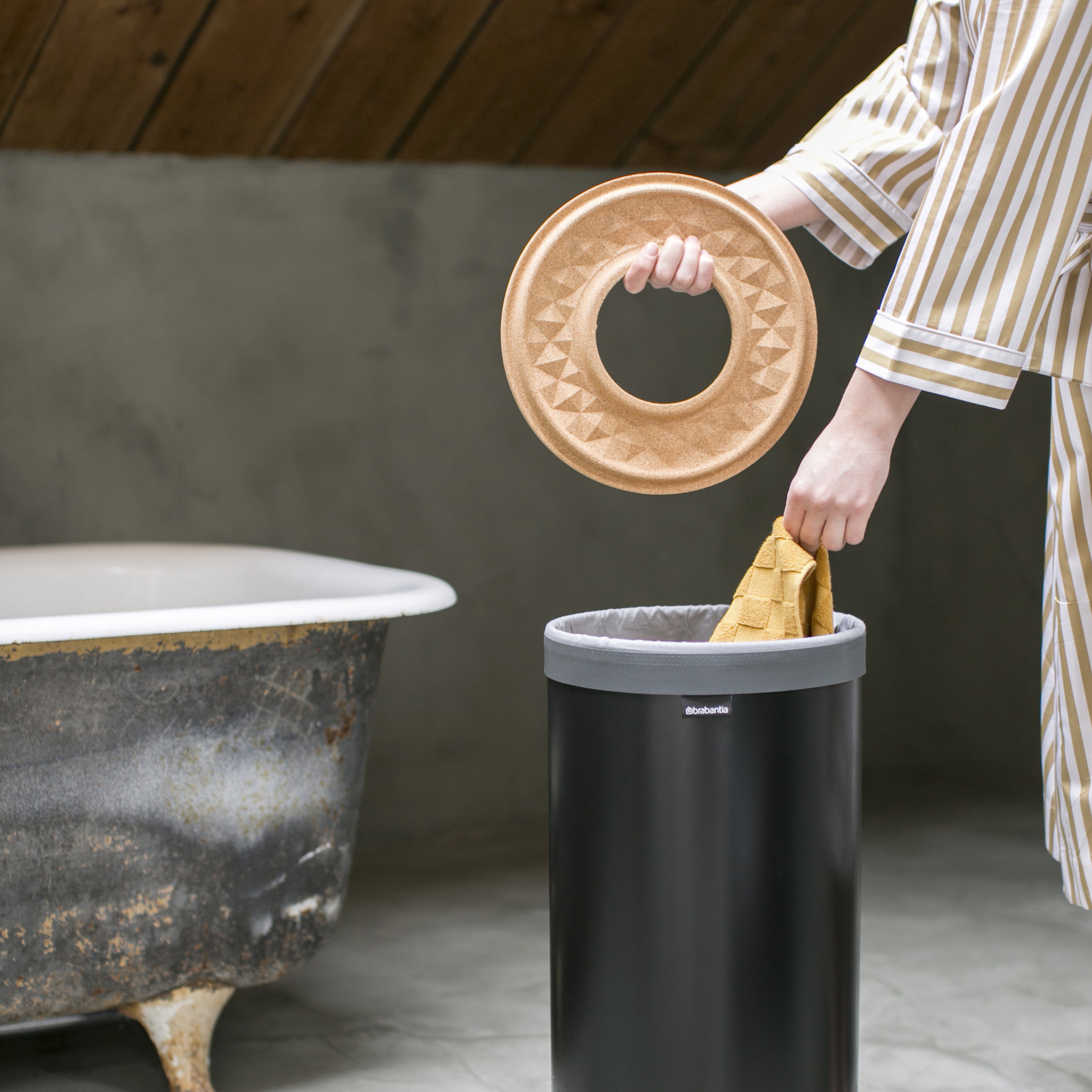 Brabantia Wasbox 35 L - Zwart / Kurk