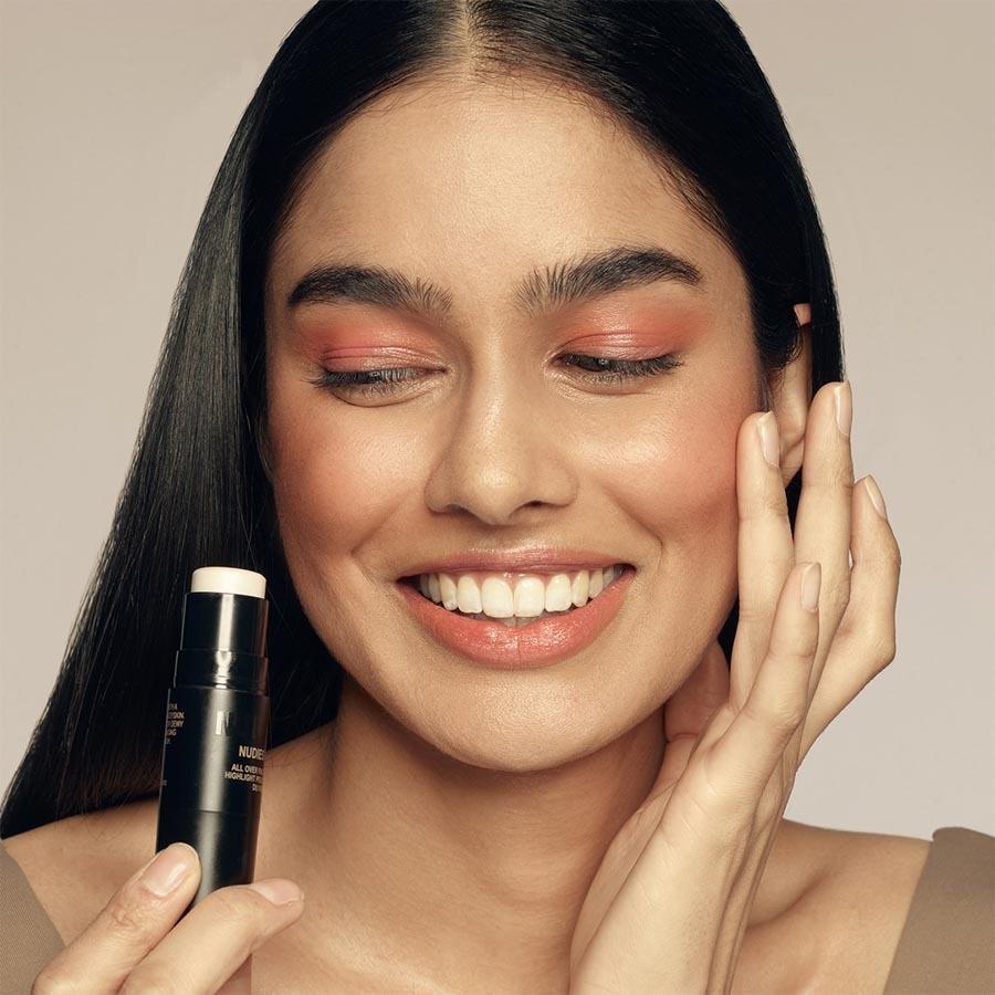 Nudestix Nudies Glow Highlighter Ice Ice Baby 8g