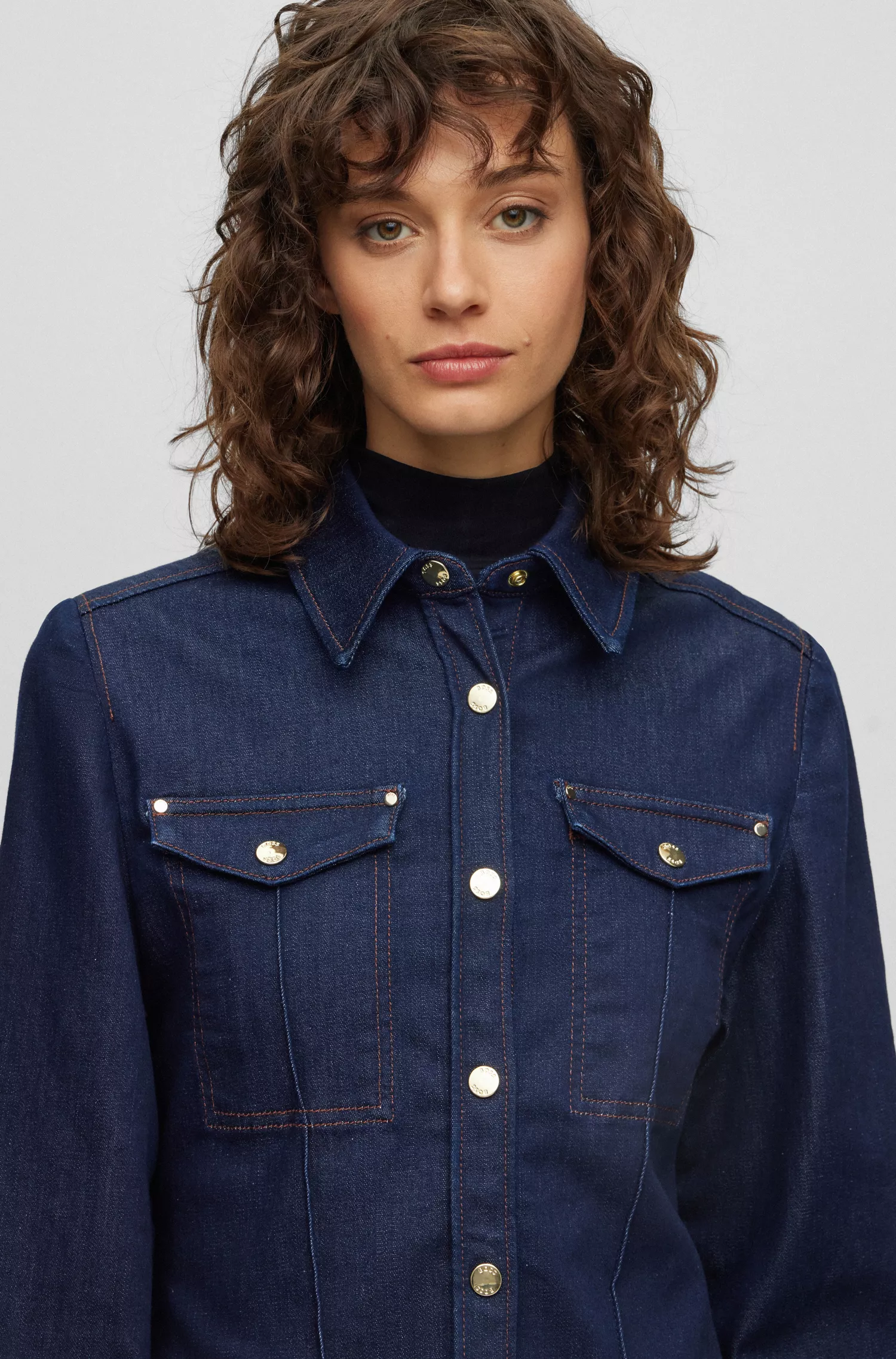 Blusa BOSS preta de manga comprida em denim super elástico azul