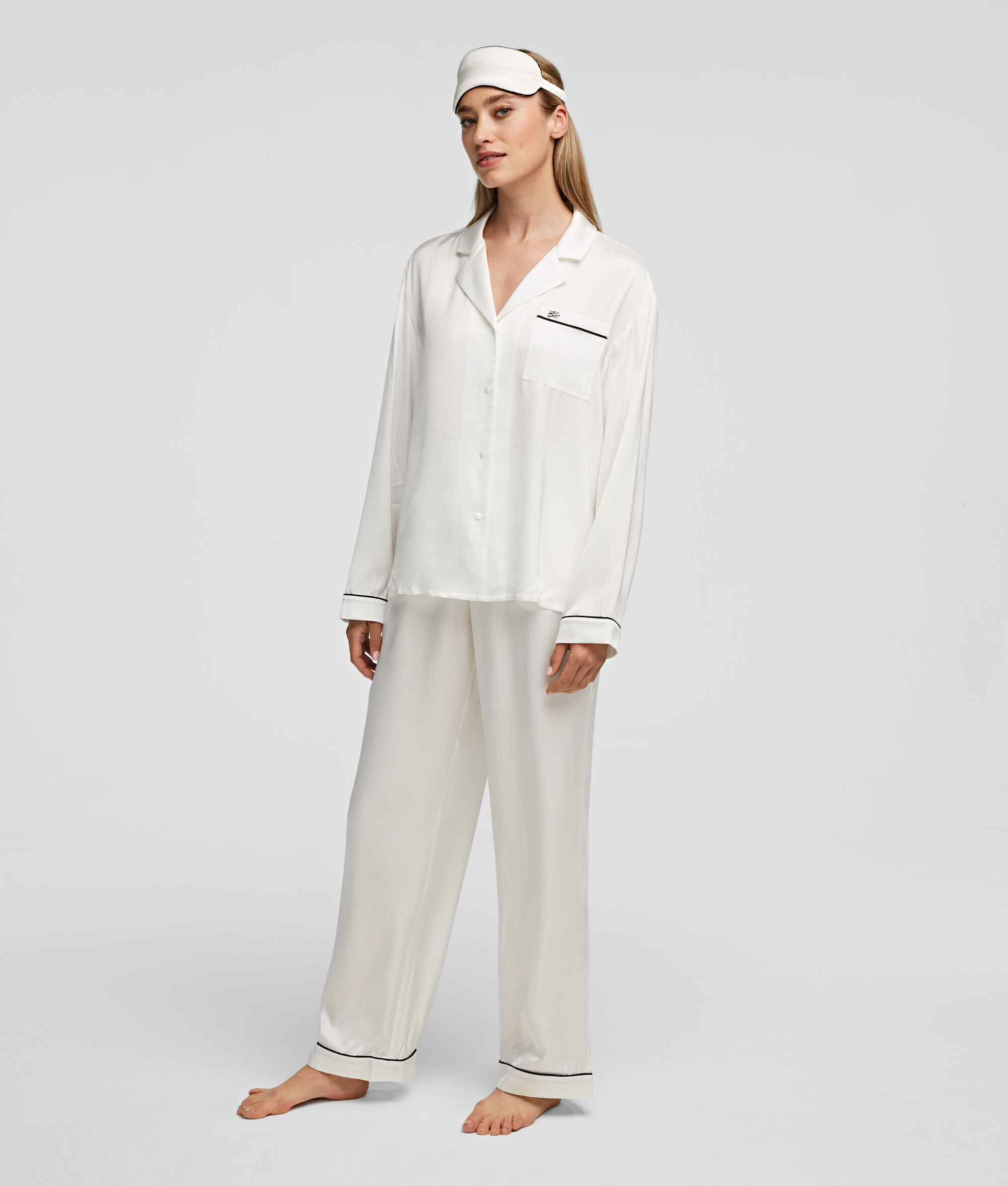 ENSEMBLE DE PYJAMA EN SATIN À OFFRIR
