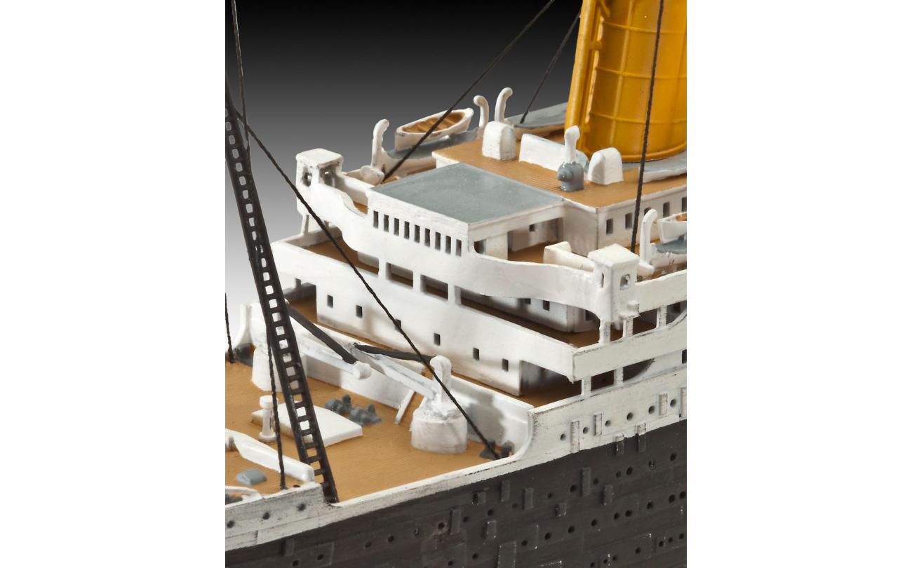 1/700 R.M.S. Titanic