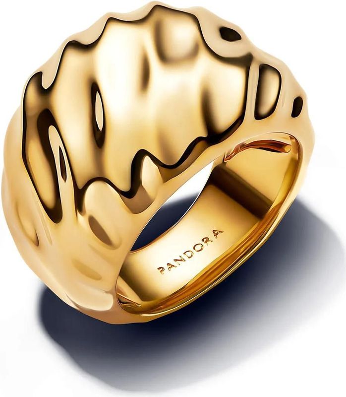 Pandora Ringen - Rippled Statement Ring in gold