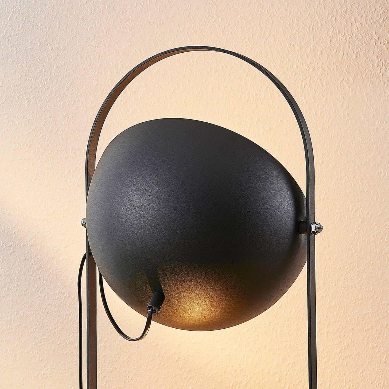 Lindby Stehlampe schwarz gold, Bodenlampe Stehleuchte 120 cm, Standleuchte Dekolampe Wohnzimmer, Schlafzimmer, Wohnzimmerlampe 3x E27, ohne Leuchtmittel