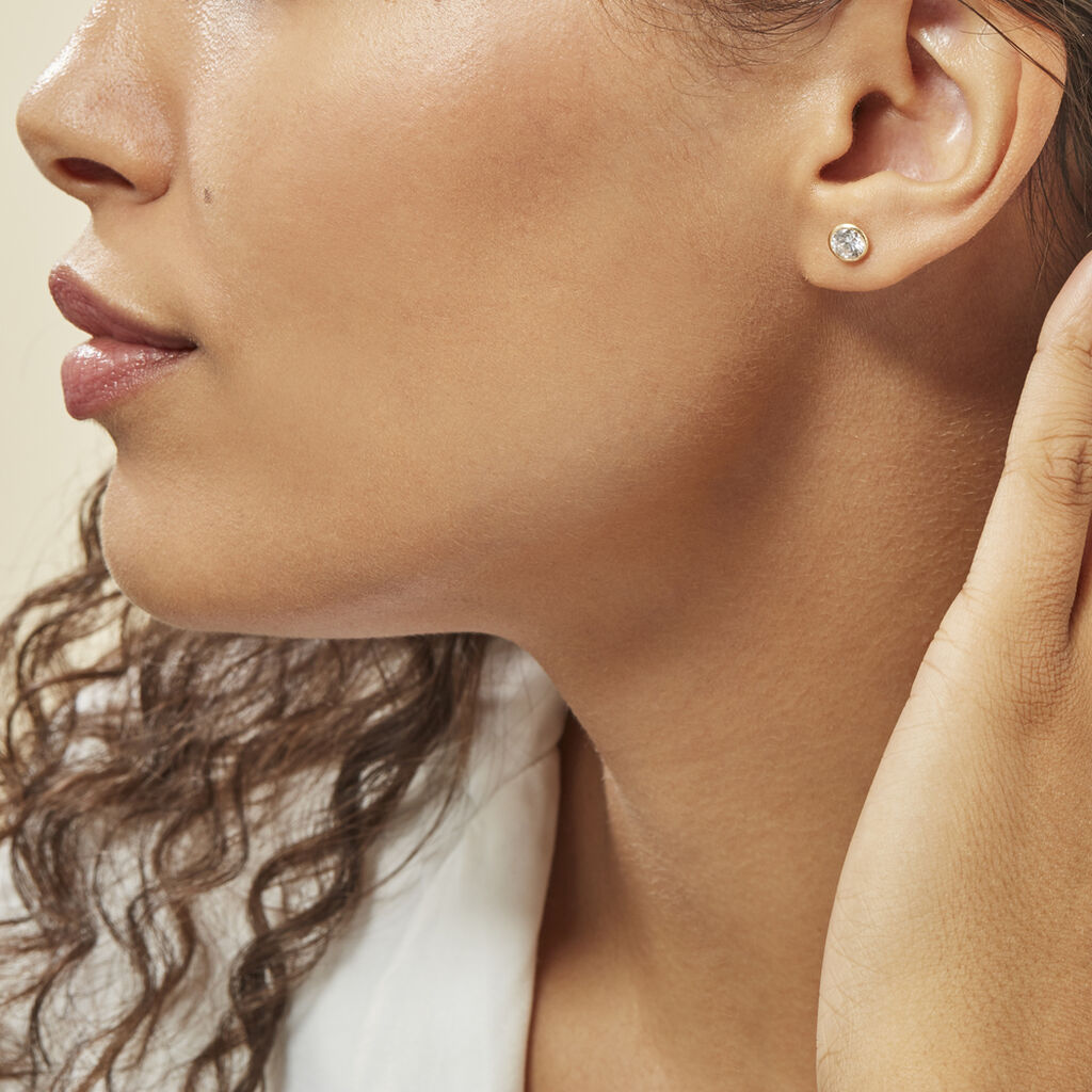 Boucles D'oreilles Puces Daria Serti Clos Or Jaune Oxyde De Zirconium