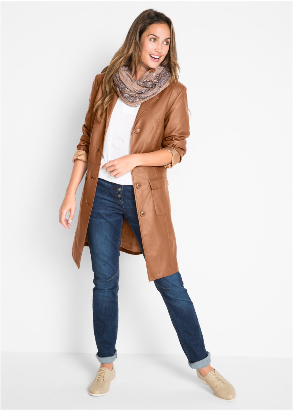 Manteau avec revers, cintré