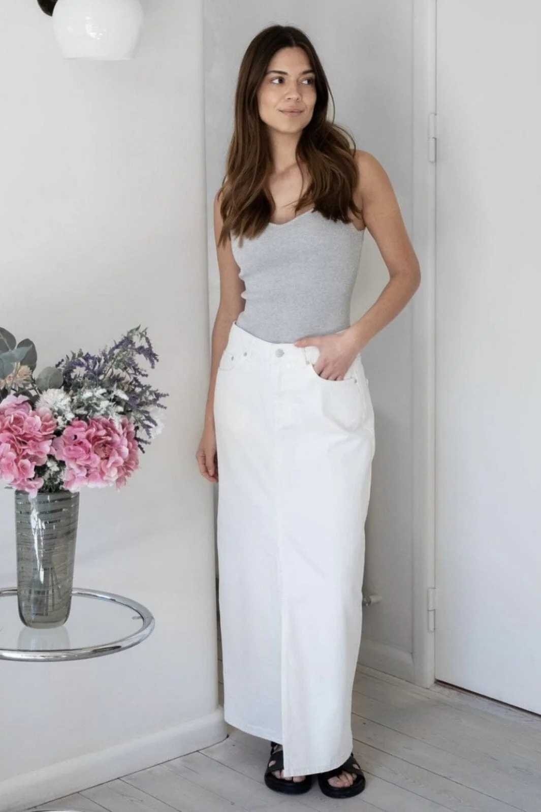 Neo Noir Frankie D Skirt white