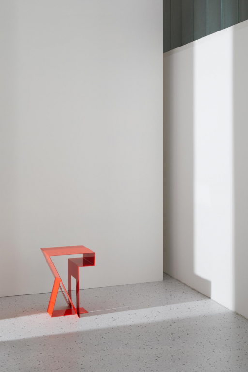 Objekte unserer Tage Neumann bijzettafel Luminous Red