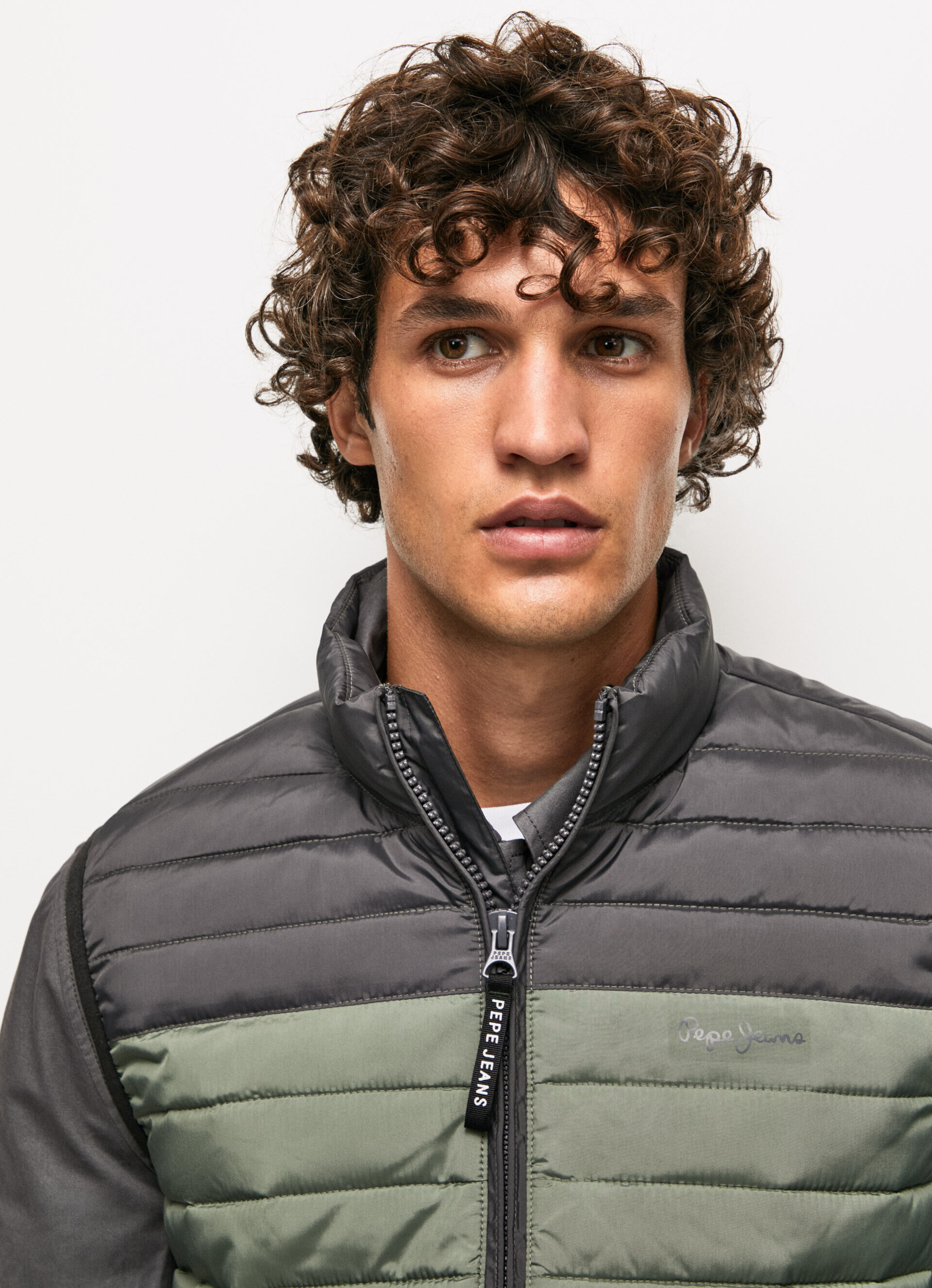 COLETE ACOLCHOADO COLOR BLOCK - preto lavado