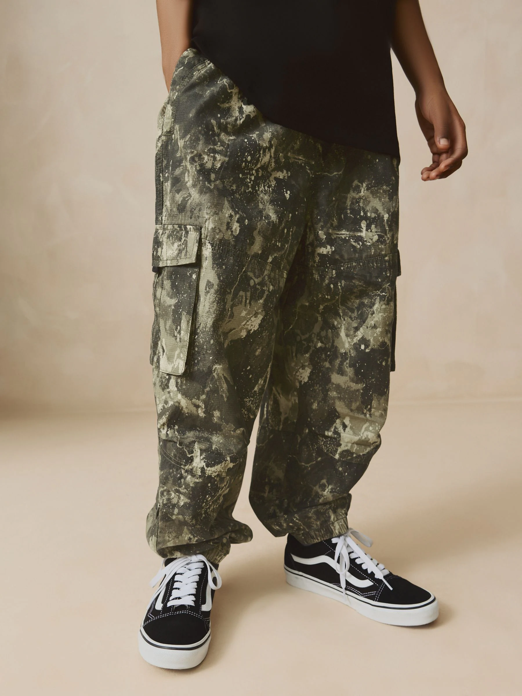 Kaki camouflage - 100% katoenen wijde toelopende cargobroek (3-16jr)
