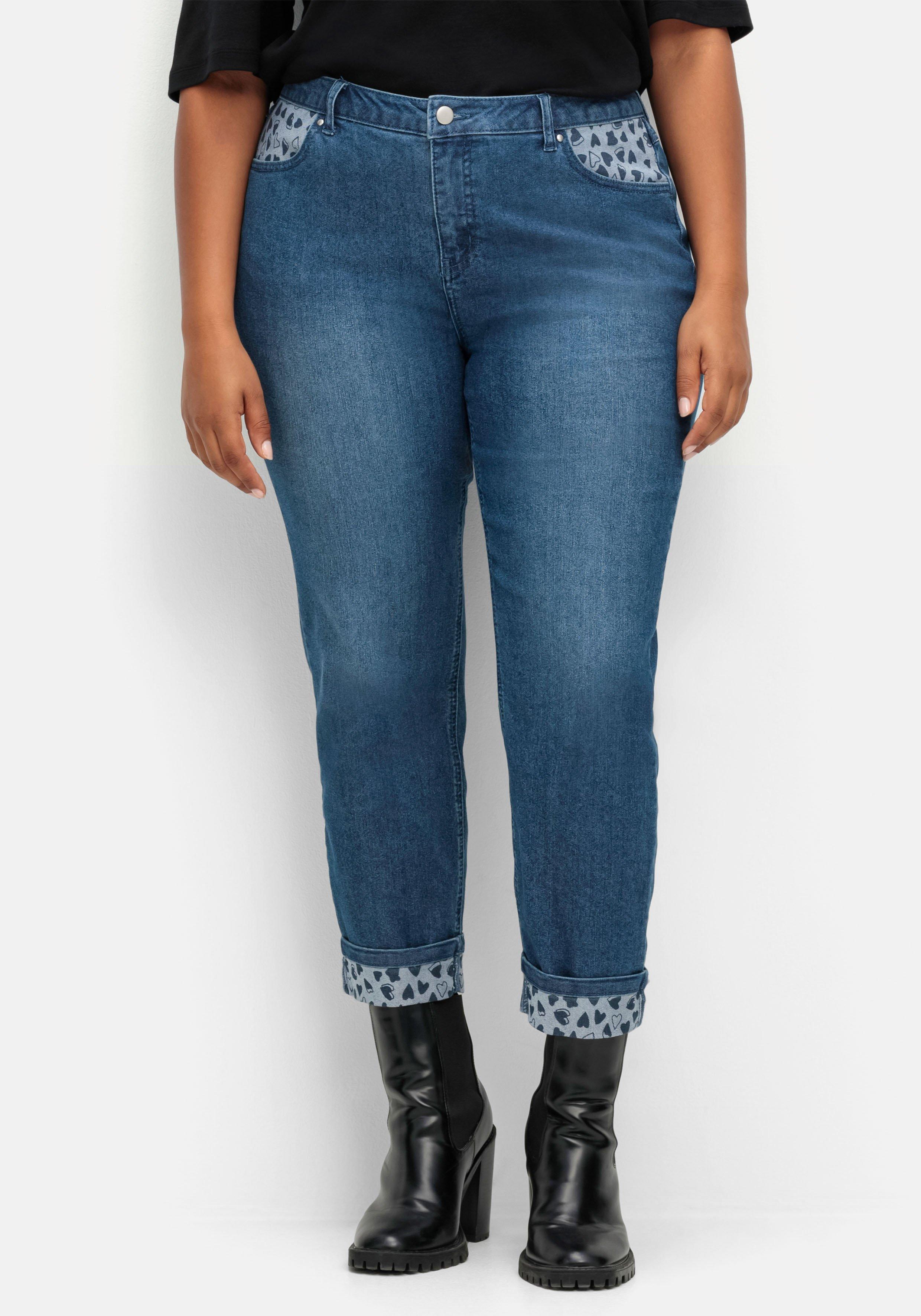 Gerade Jeans in 7/8-Länge, mit Herzchen-Einsätzen