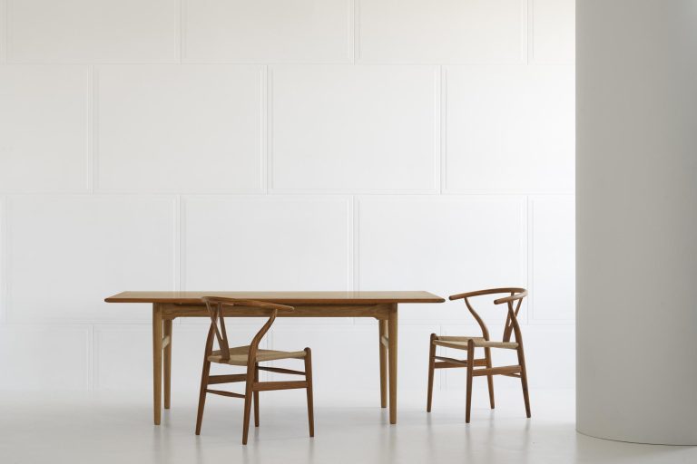 Carl Hansen & Son CH327 uitschuifbare tafel 190x95 geloied teak