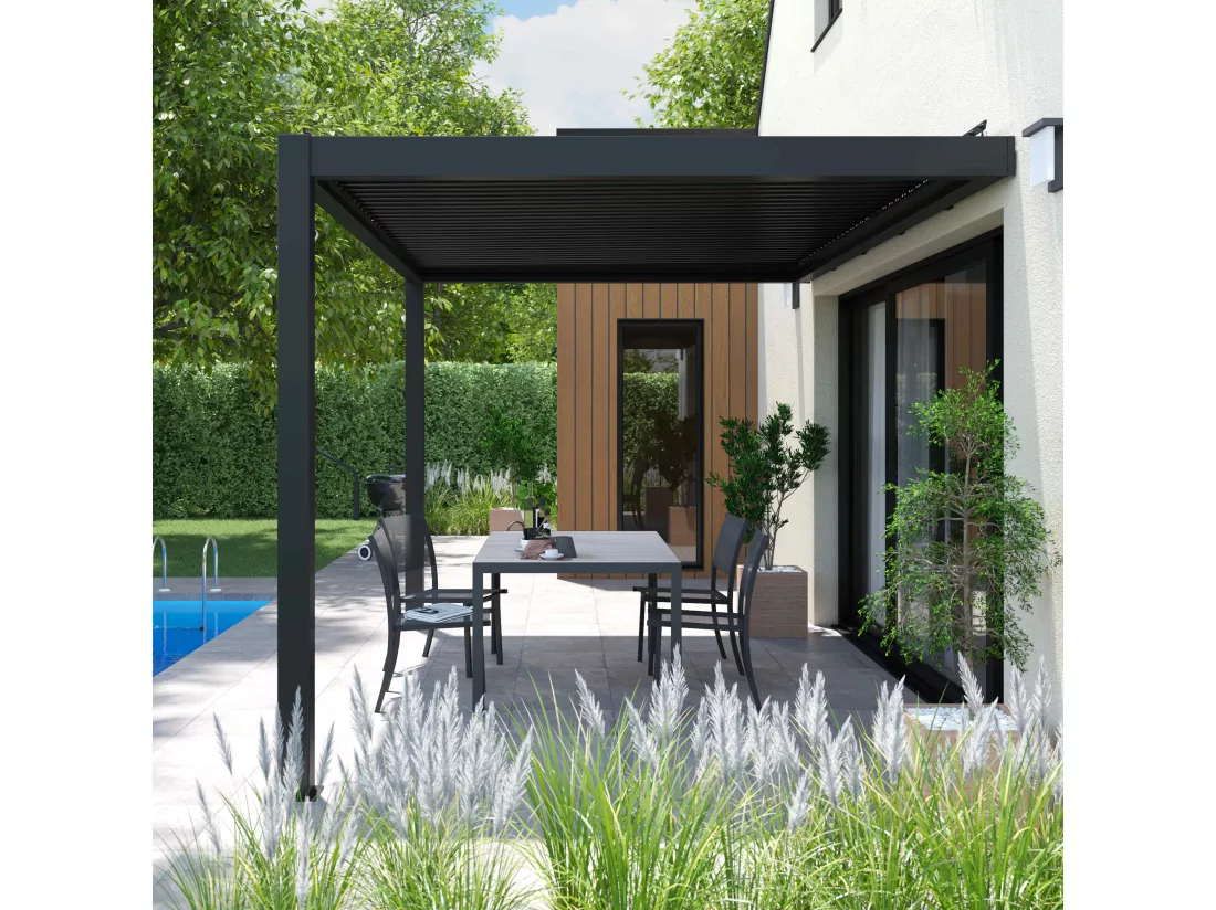 Pergola bioclimatique adossée grise 3x4m et 2 stores