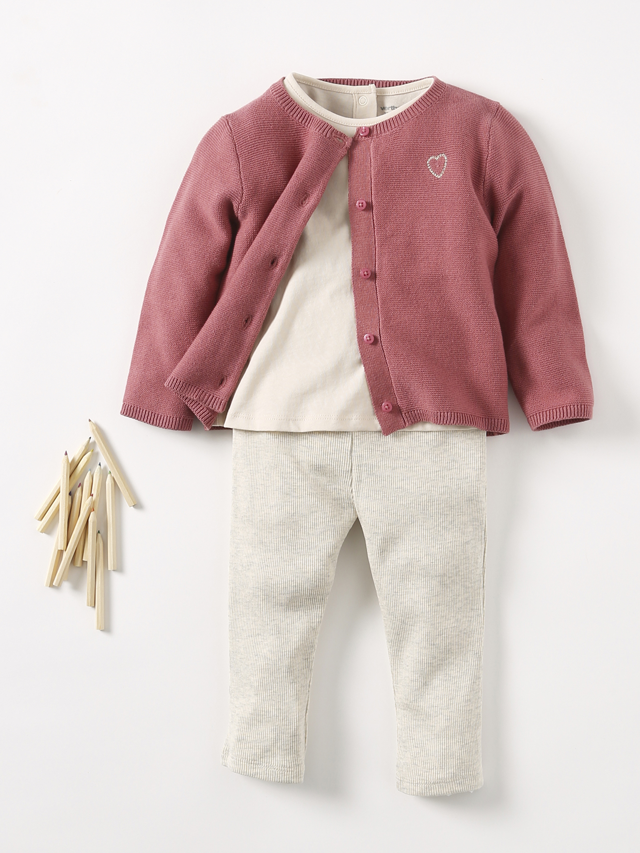 Conjunto para bebê menina com 2 peças: Calça legging comprida + Casaquinho com bordado de coração dourado + Camiseta de manga comprida