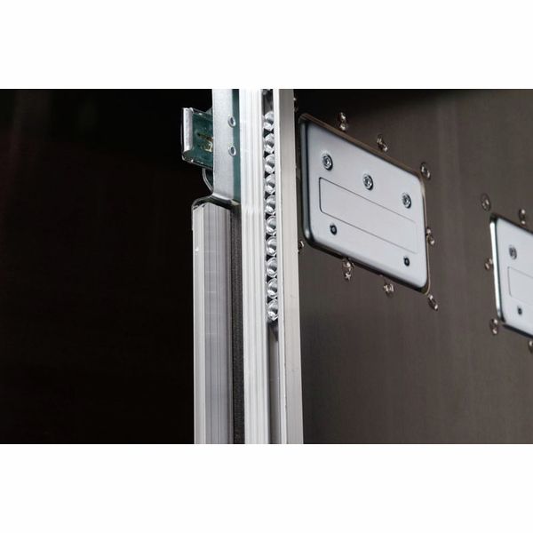 Thon Rack 10HE Live 50 mit Rollenbrett