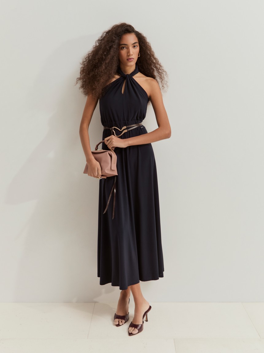 Vestido midi fluido decote halter
