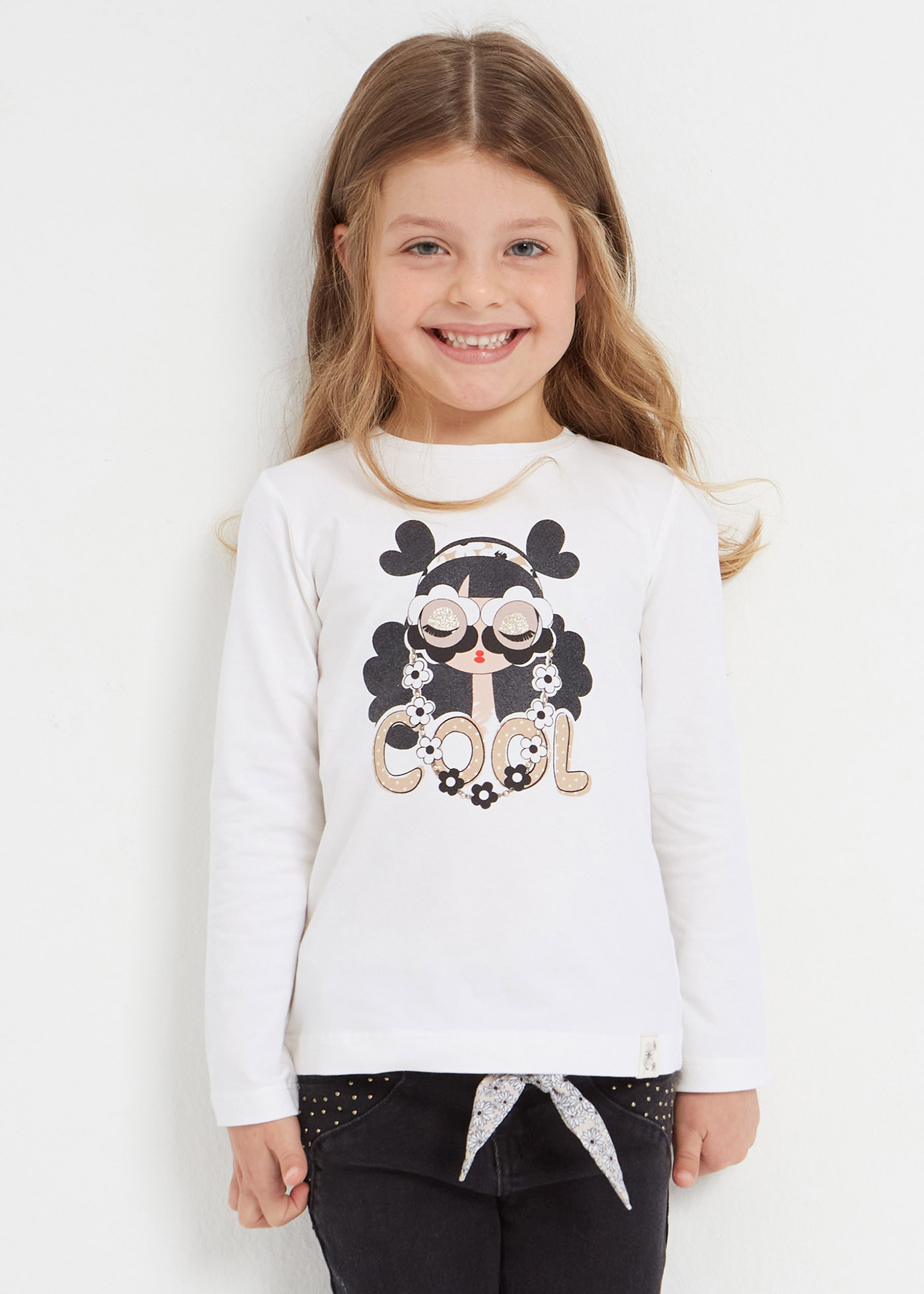 Camiseta de manga comprida para meninas, feita de algodão sustentável.