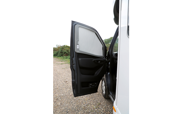 Remis Fahrerhausverdunkelung REMIfront IV für Mercedes Sprinter ab 2019