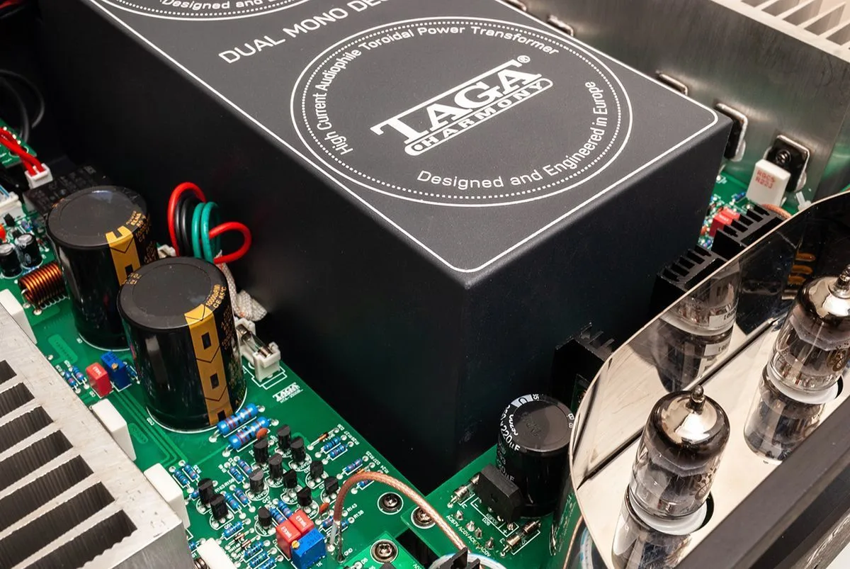 Taga Harmony HTA-2500 Noir Amplis hi-fi stéréo