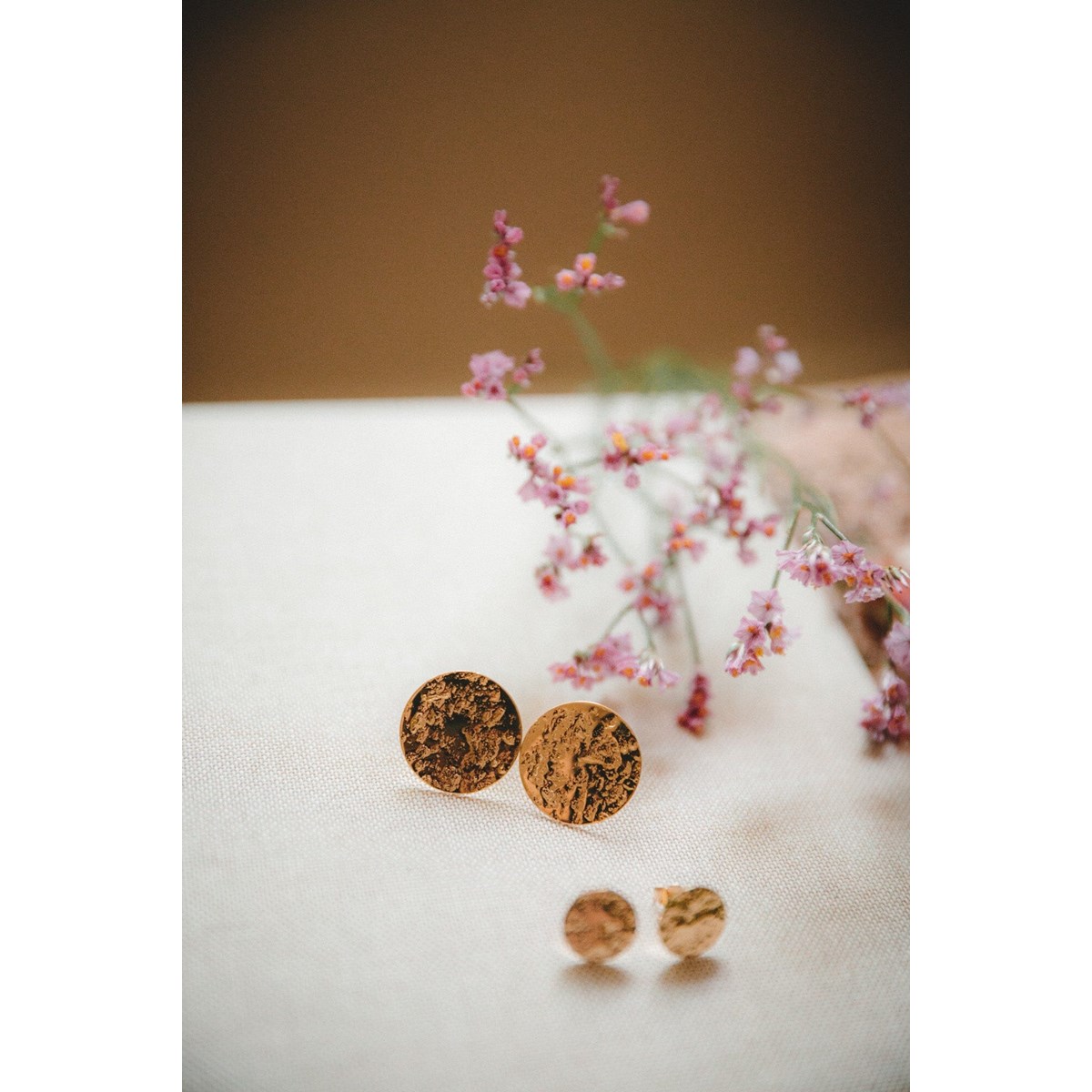 maxi boucles d'oreilles puces ronds martelés doré à l'or fin - HESTIA