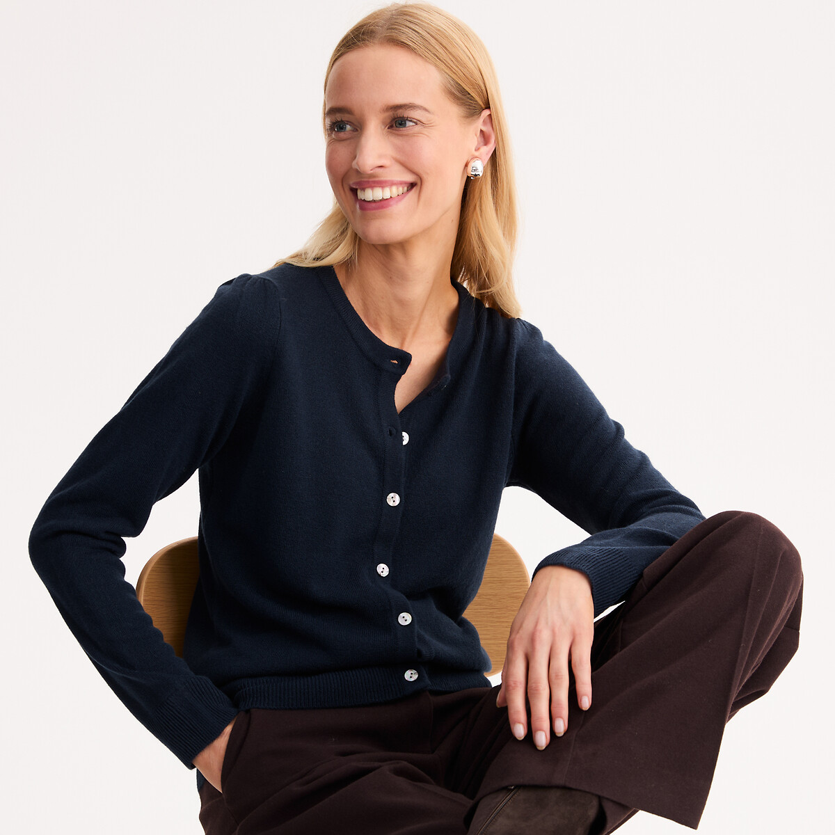 ANNE WEYBURN<br>Cardigã de gola redonda, muito macio ao toque