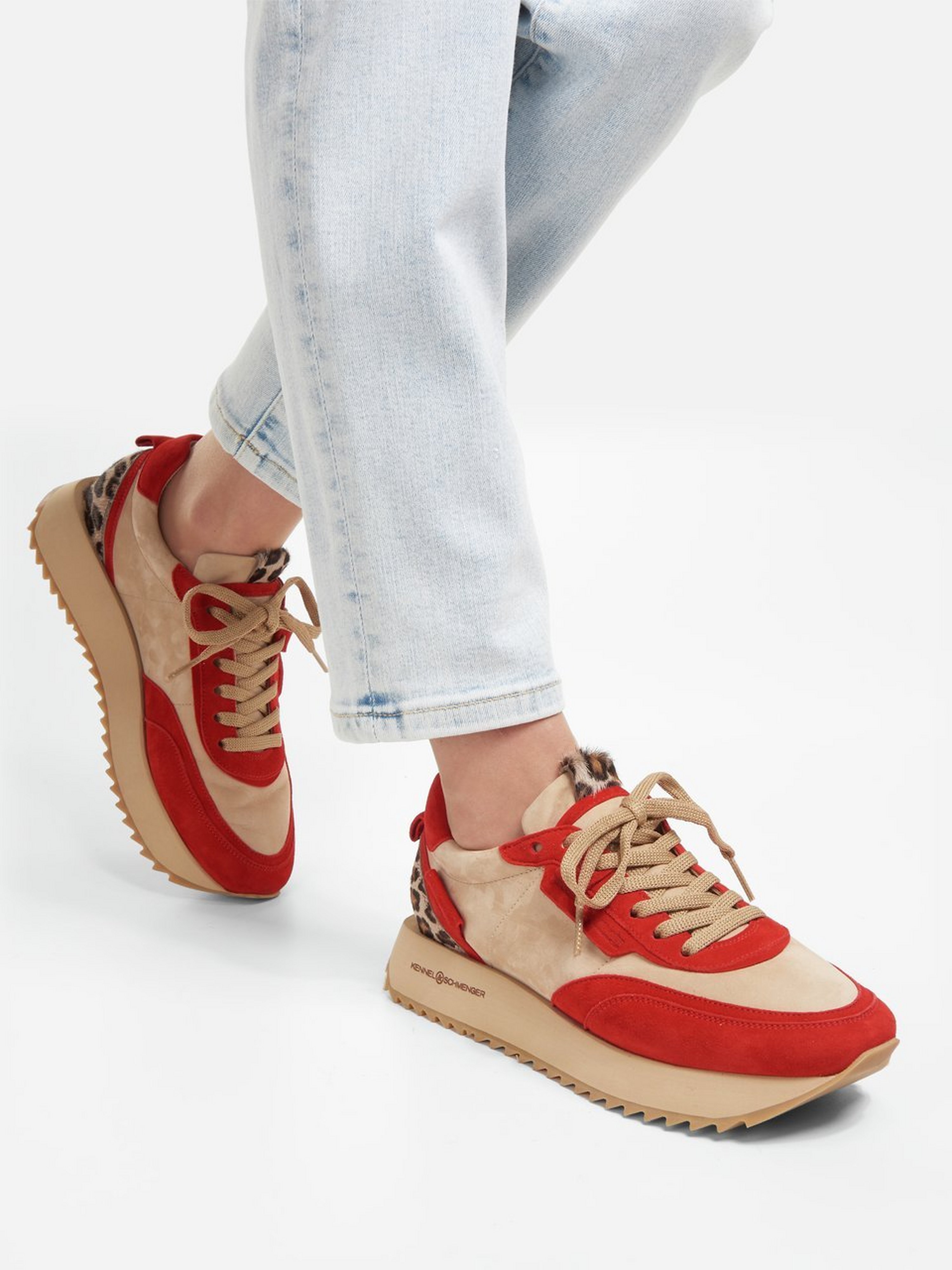 Sneaker Flash