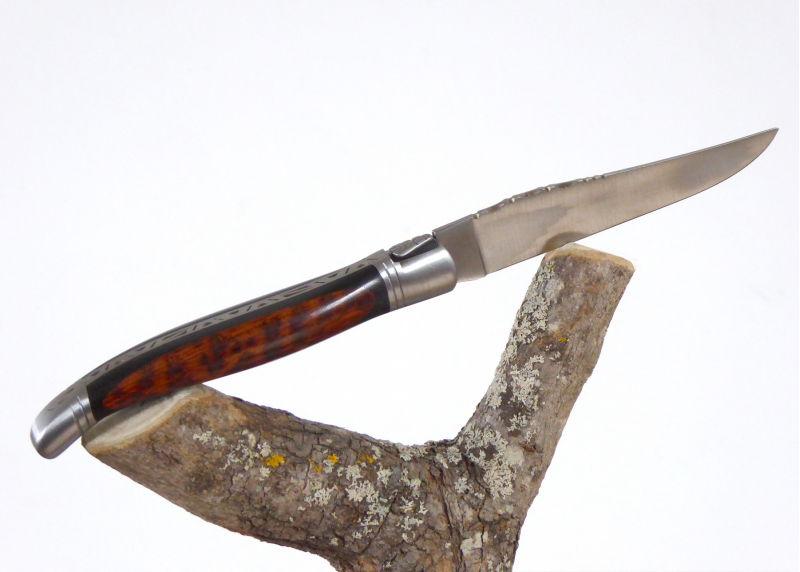 Couteau Laguiole bombé avec un manche en Ebène et Amourette et mitres inox