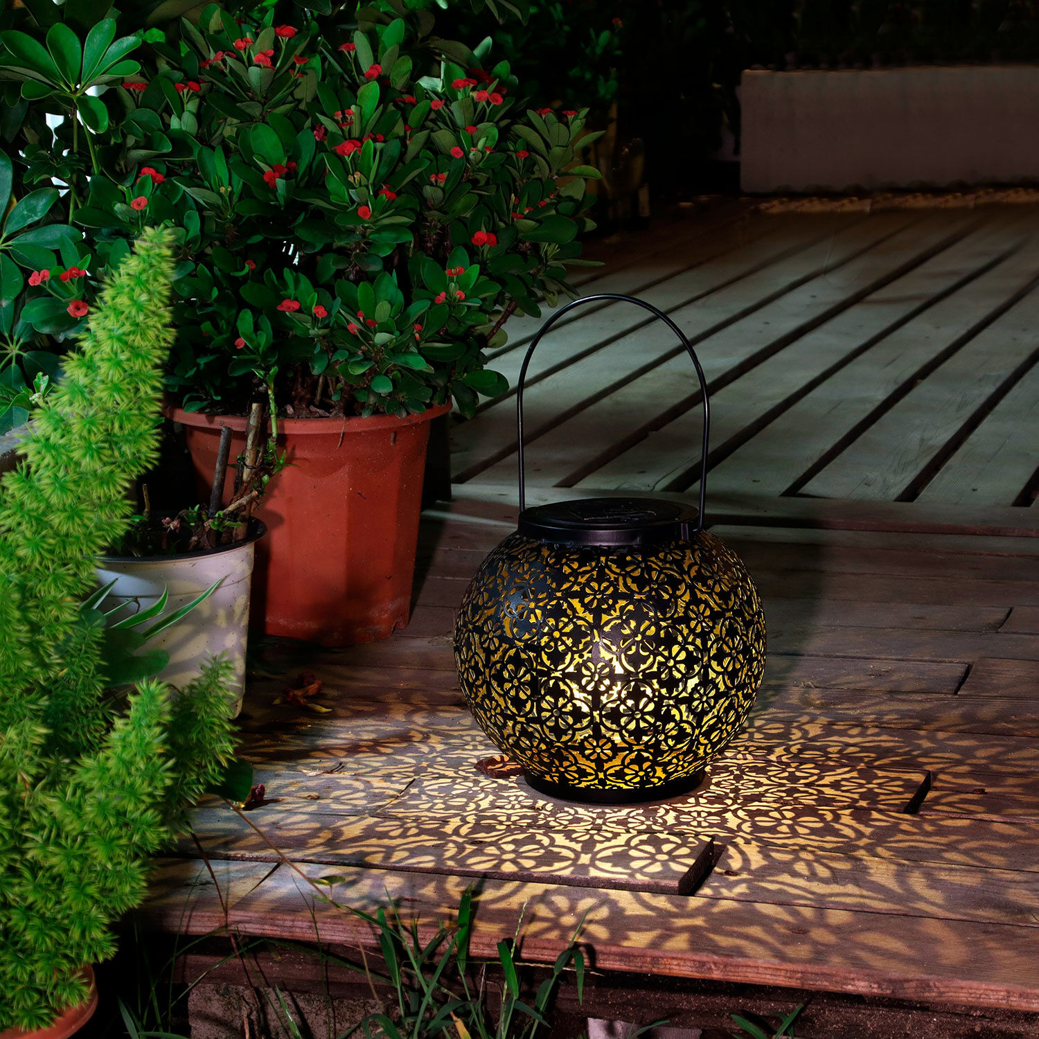 Solar-Laterne mit Ornament, LED warmweiss