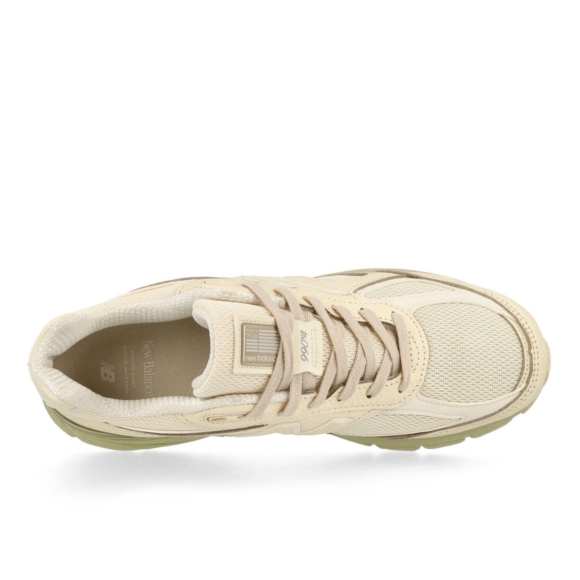 New Balance<br>U990BO4