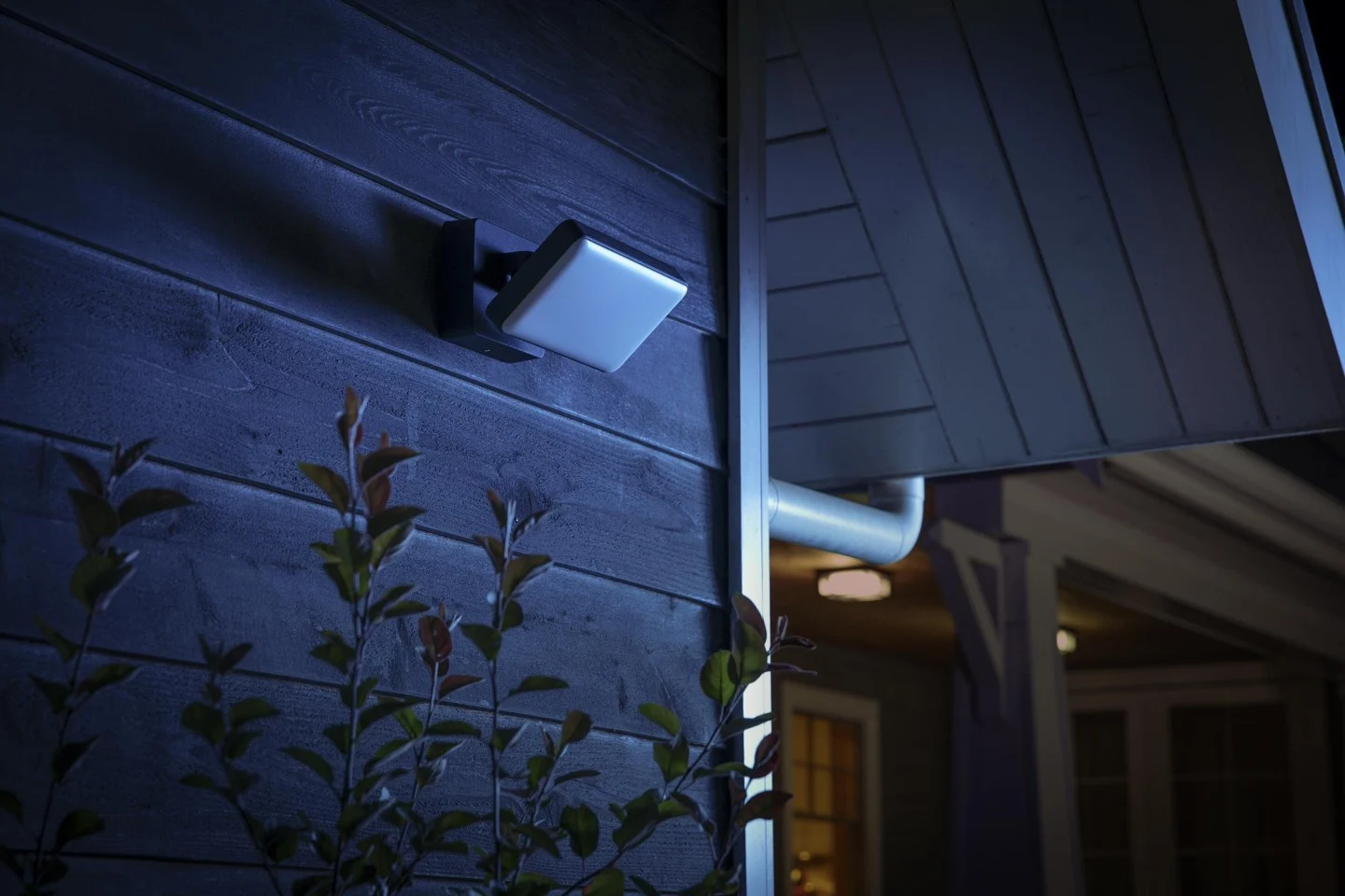 Philips Hue - Discover Black Outdoor- White & Color Ambiance