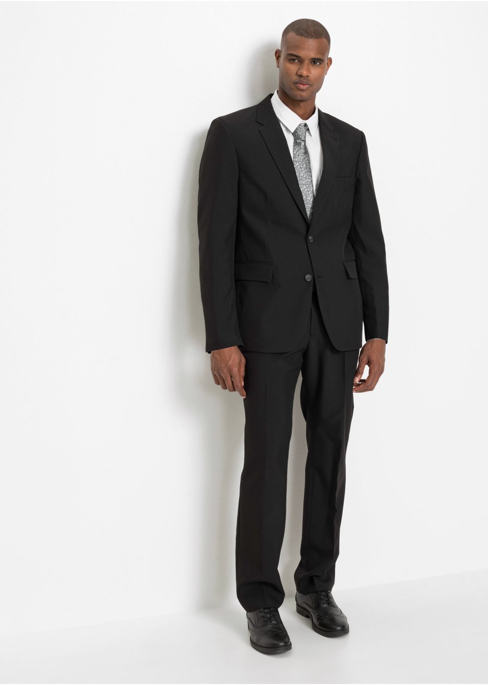 Costume 4 pièces : veste de costume, pantalon, chemise, cravate
