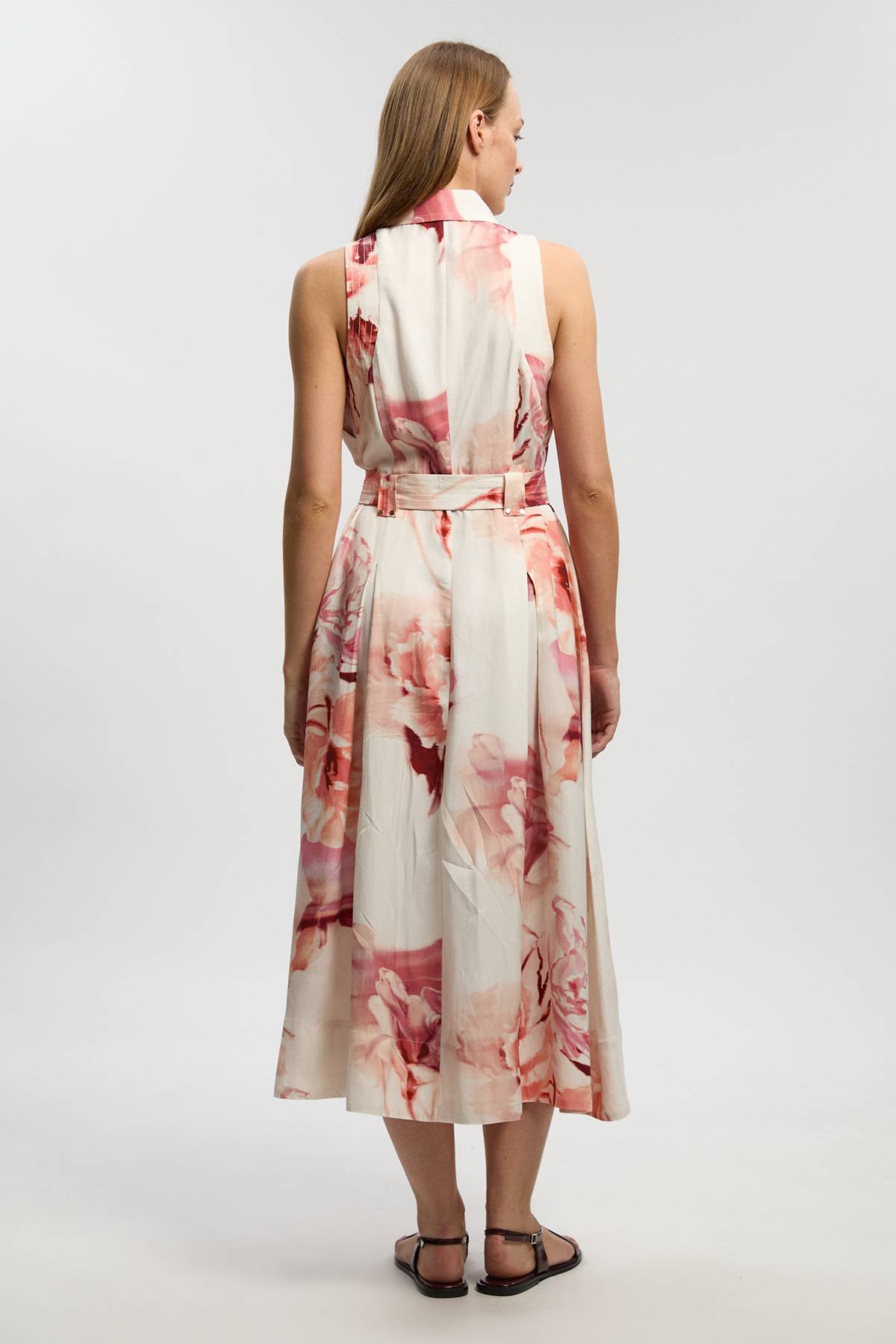 KarenMillen Robe Midi Tissée Premium En Viscose Lin À Col Licou Avec Surpiqûres Florales Et Détail Anneau En D