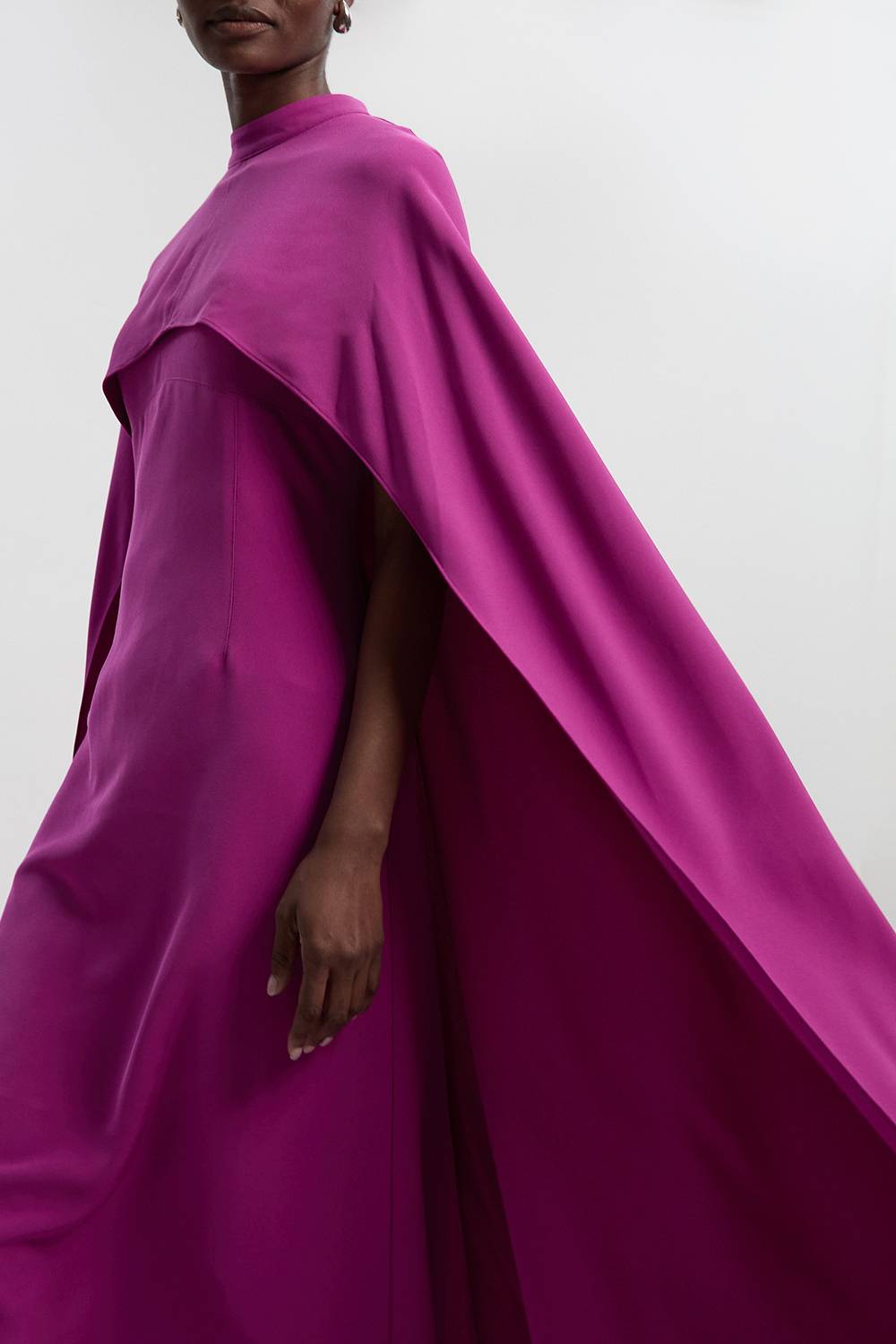 KarenMillen Robe Maxi Ajustée avec Détail Cape