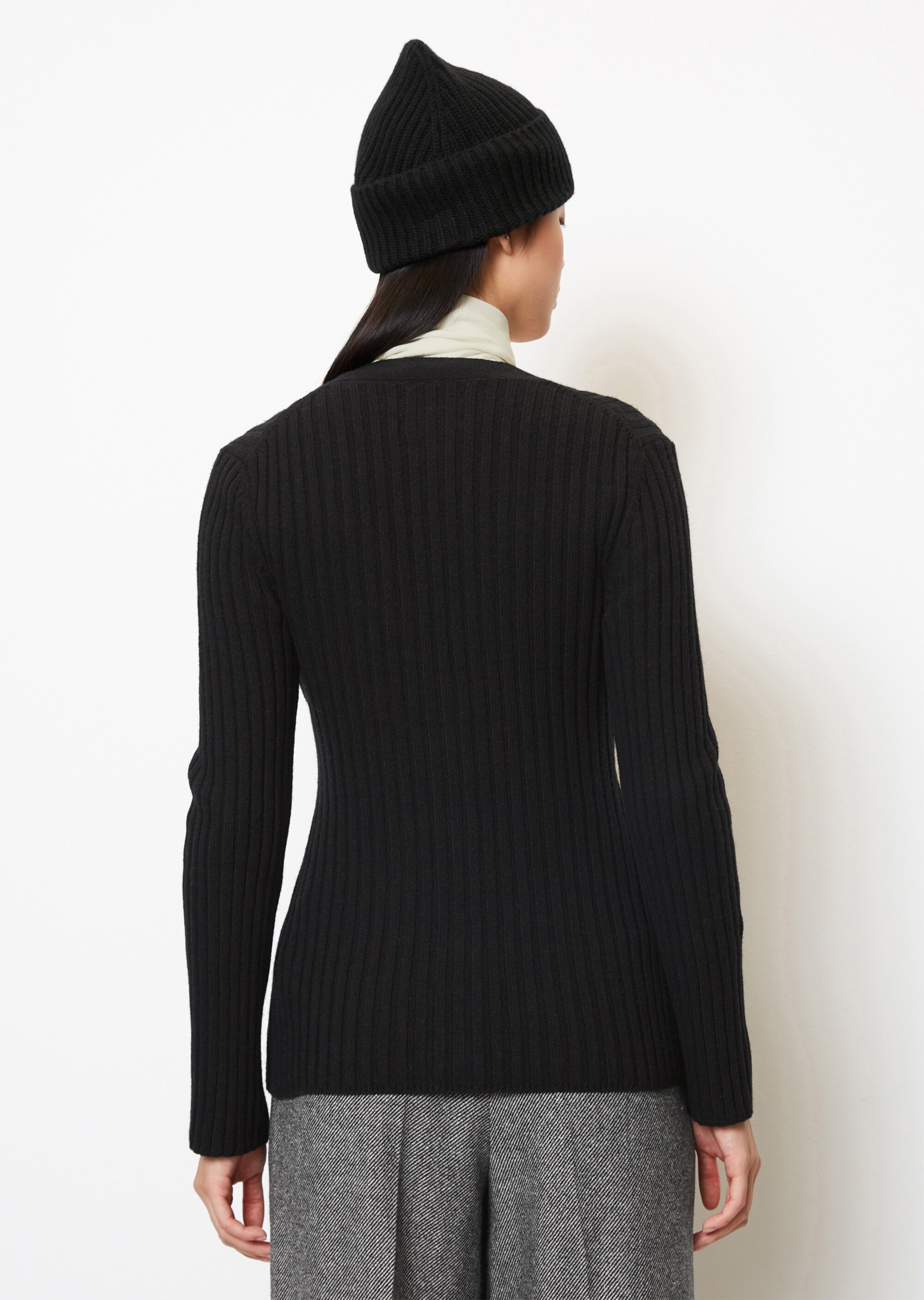 V-Neck-Cardigan fittedmit Fully fashioned Details